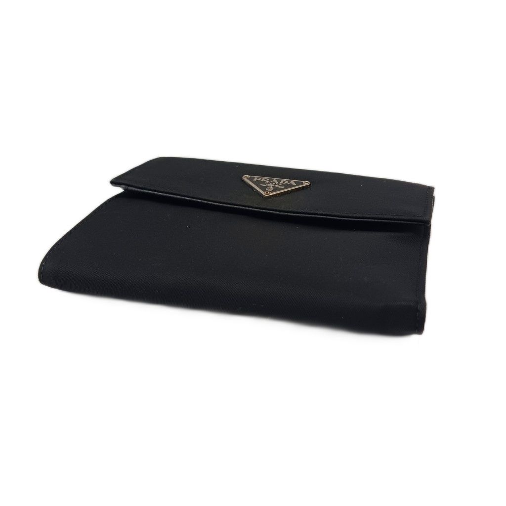PRADA 三つ折り財布 ブラック　三角プレート　ゴールド プラダ PRADA 三角プレート トライアングルロゴ 財布 三つ折り 小銭