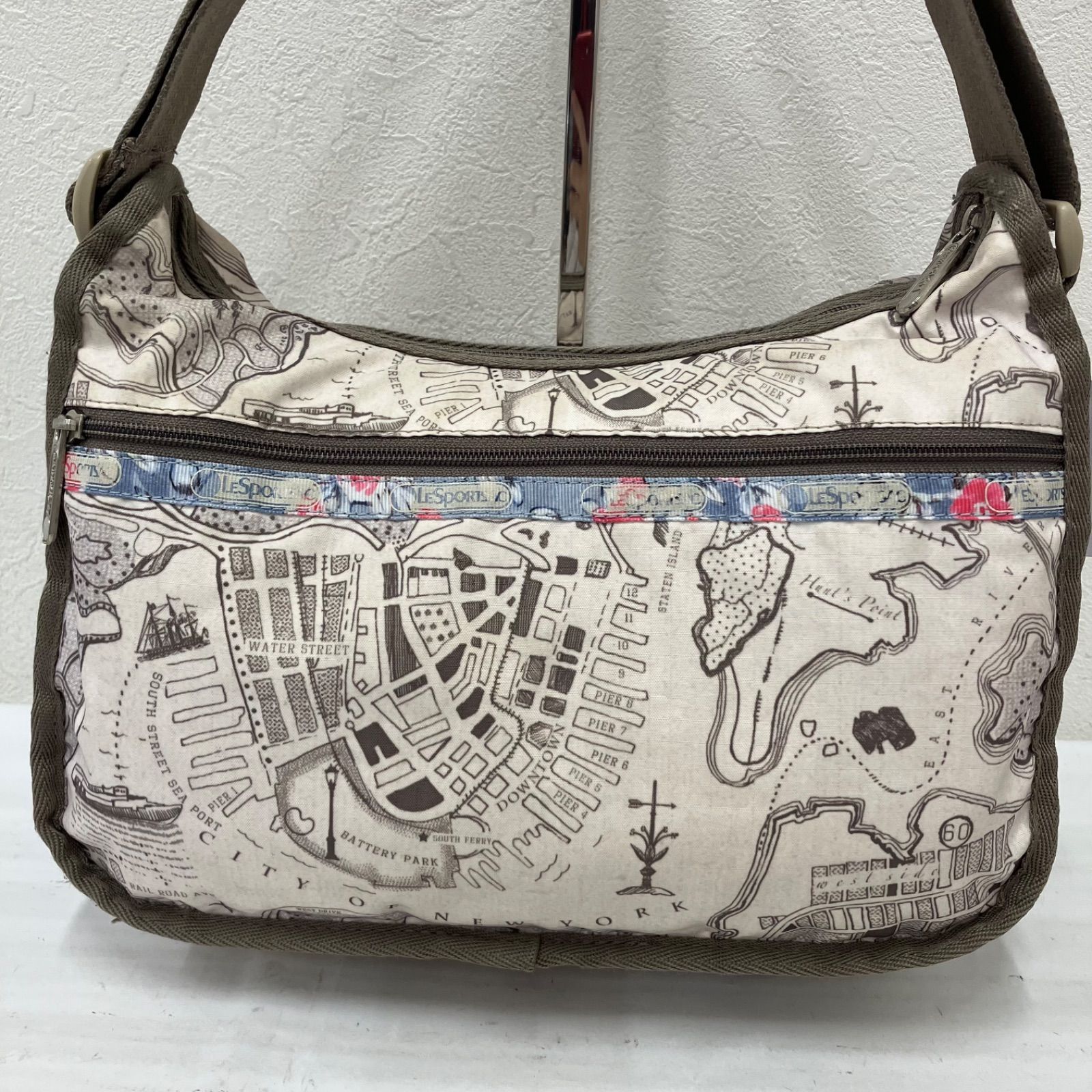 9230 LeSportsac レスポートサック ショルダーバッグ 斜めがけ 紐調節 