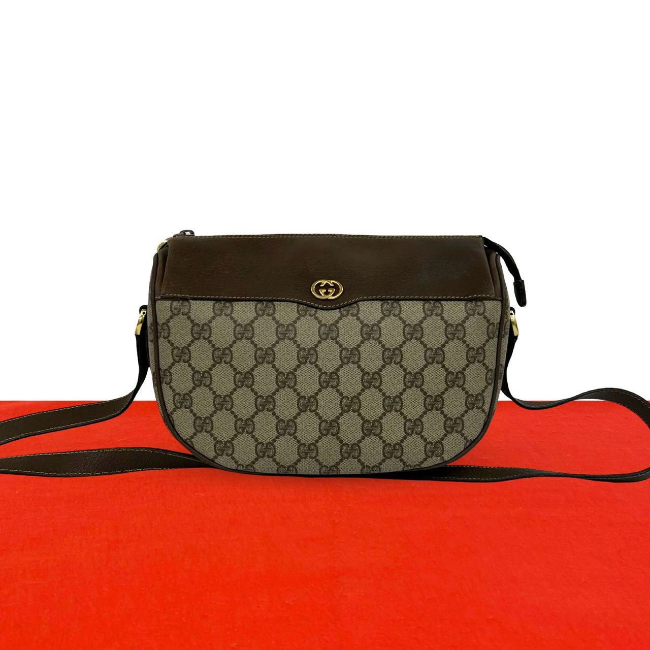 オールドグッチ ショルダーバッグ ロゴ レザー GUCCI ヴィンテージ 極 美品 GUCCI グッチ オールドグッチ ヴィンテージ GG ロゴ 金具