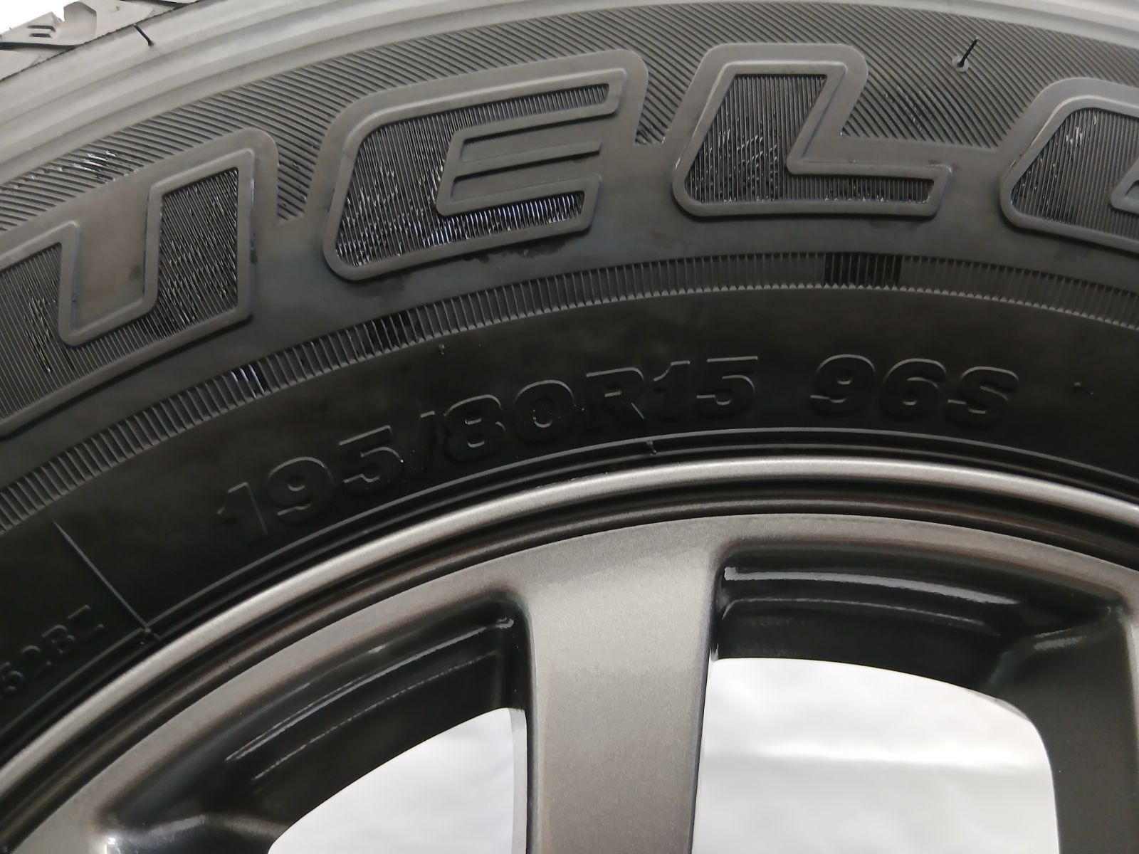 ☆買取品！ ｼﾞﾑﾆｰﾉﾏﾄﾞ純正15ｲﾝﾁﾀｲﾔﾎｲｰﾙ新車外し 走行30Km！☆ オク181
