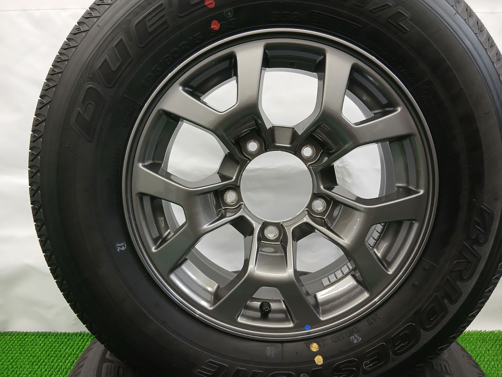 ☆買取品！ ｼﾞﾑﾆｰﾉﾏﾄﾞ純正15ｲﾝﾁﾀｲﾔﾎｲｰﾙ新車外し 走行30Km！☆ オク181