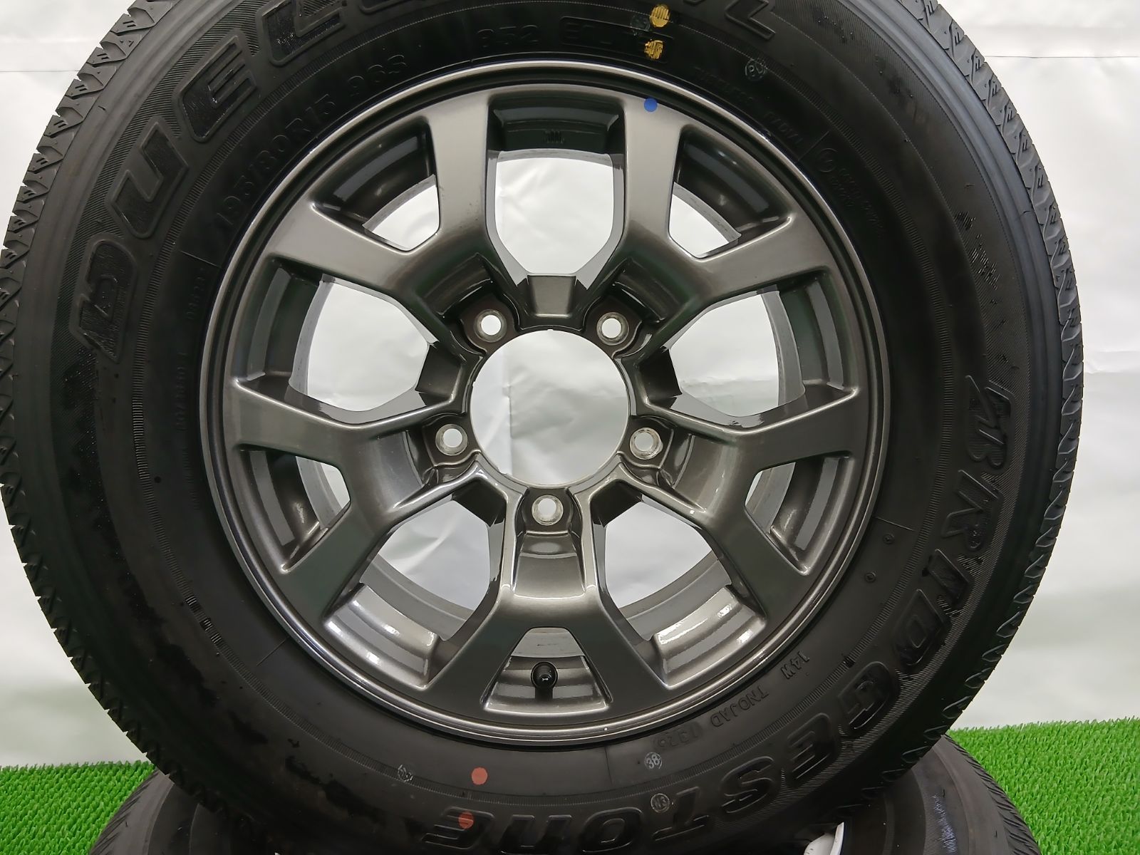 ☆買取品！ ｼﾞﾑﾆｰﾉﾏﾄﾞ純正15ｲﾝﾁﾀｲﾔﾎｲｰﾙ新車外し 走行30Km！☆ オク181