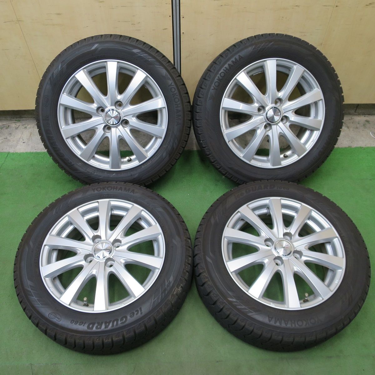 バリ溝！22年！キレイ！9.5分◎スタッドレス 185/60R15 ヨコハマ