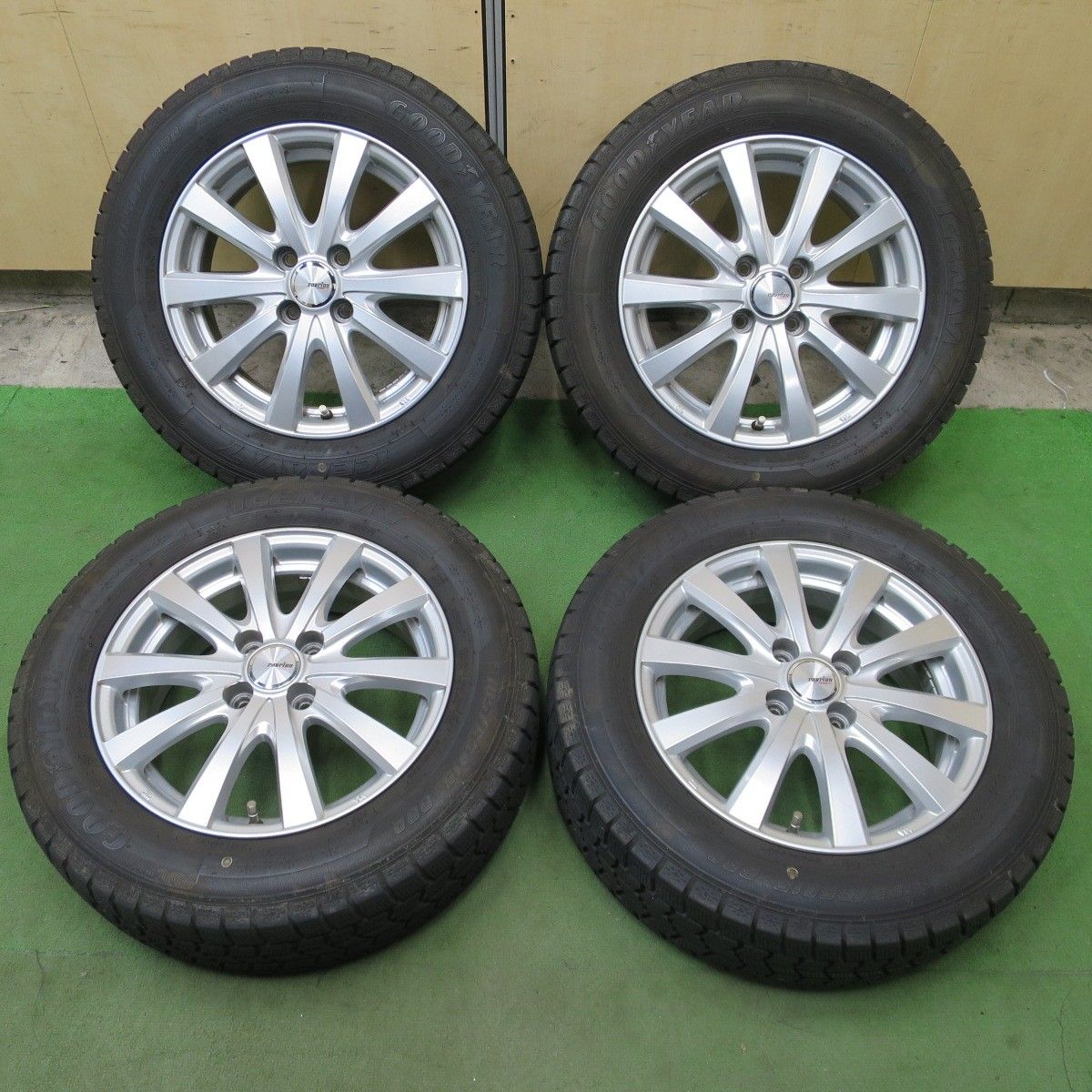 バリ溝！キレイ！8.5分◎スタッドレス 185/65R15 グッドイヤー アイス