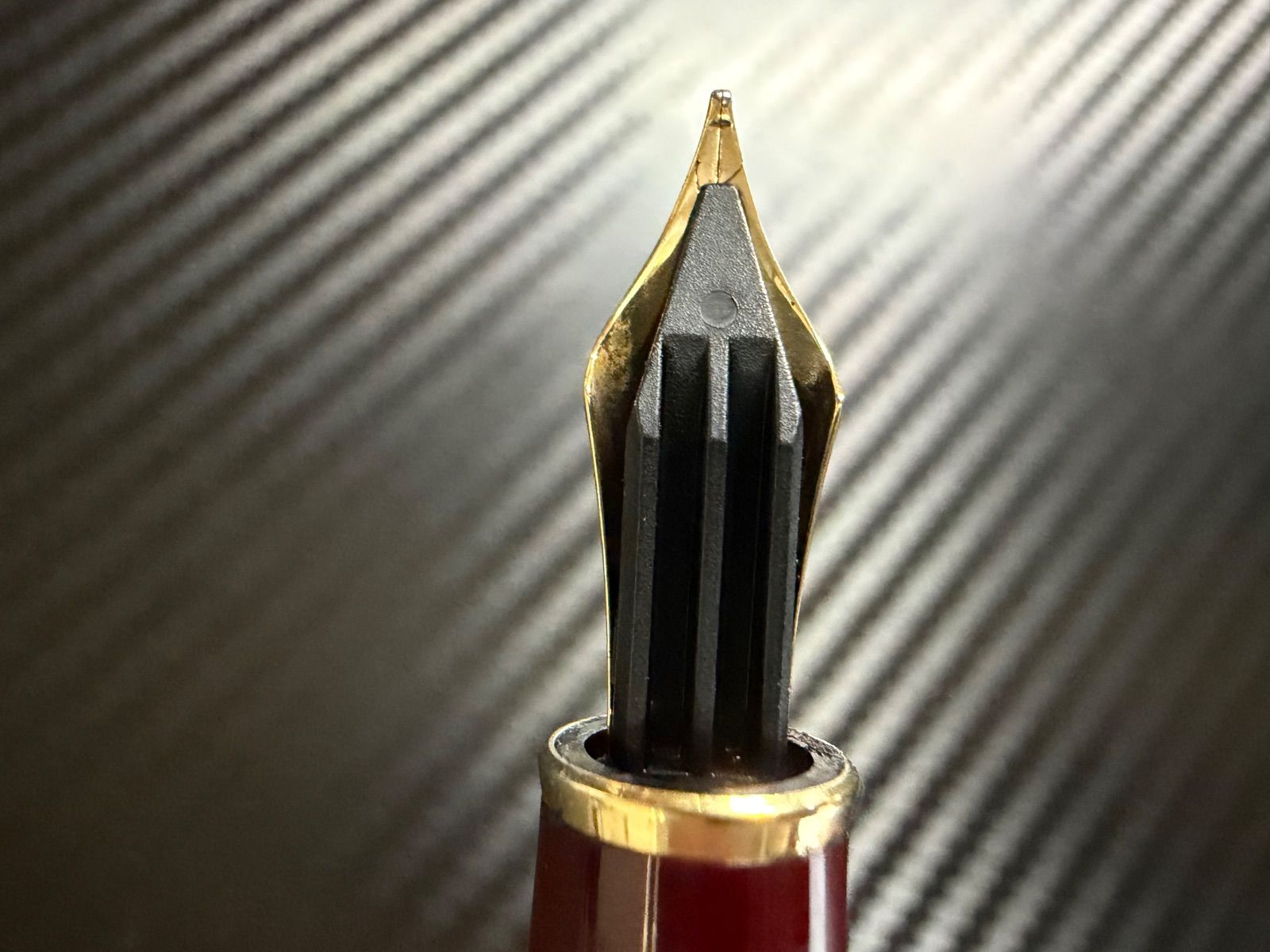 極美品☆モンブラン　マイスターシュテュック　万年筆　ボルドー　中白 極美品 モンブラン montblanc マイスターシュテュック 144 万年筆