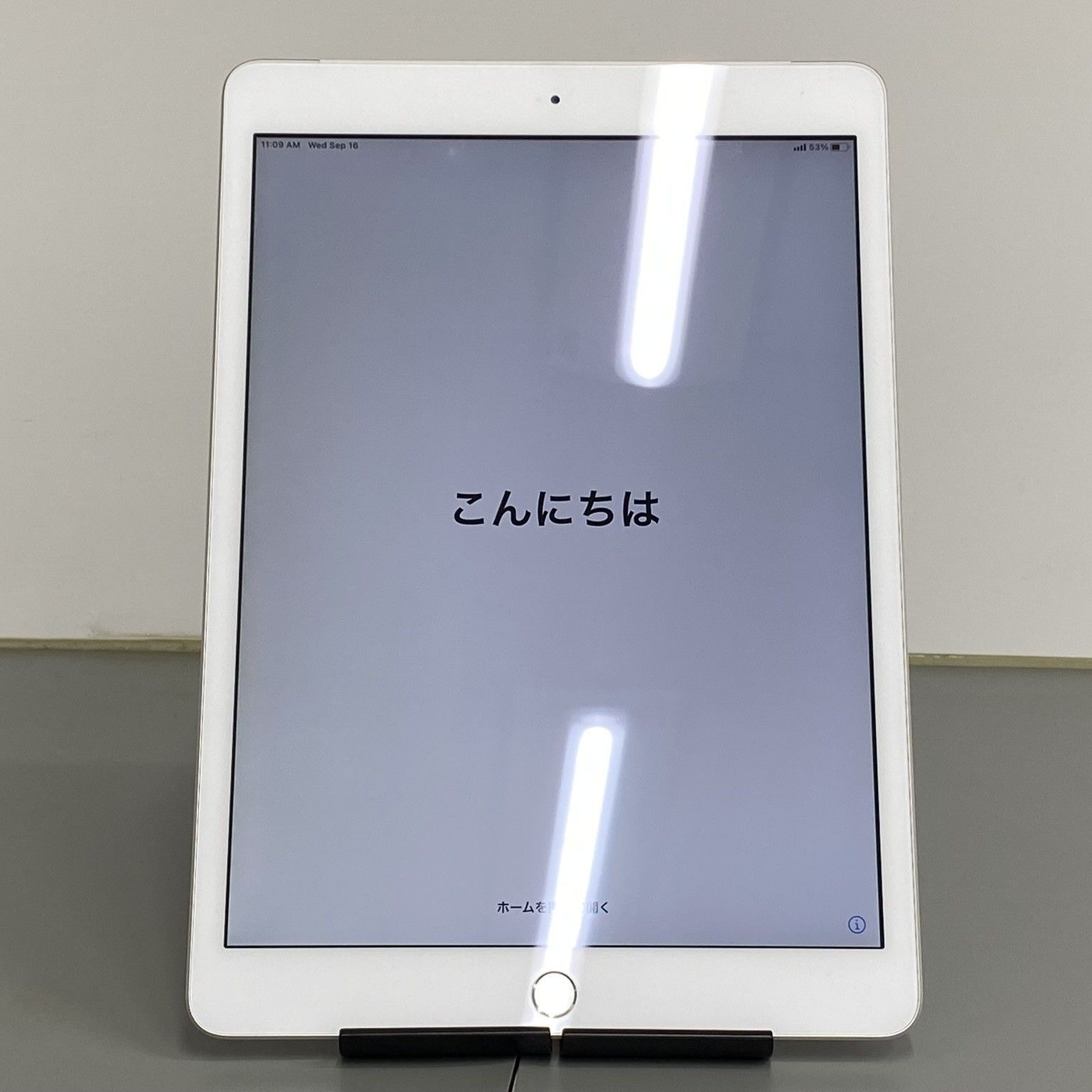 iPad 第7世代 32GB シルバー 液晶不良 - メルカリ