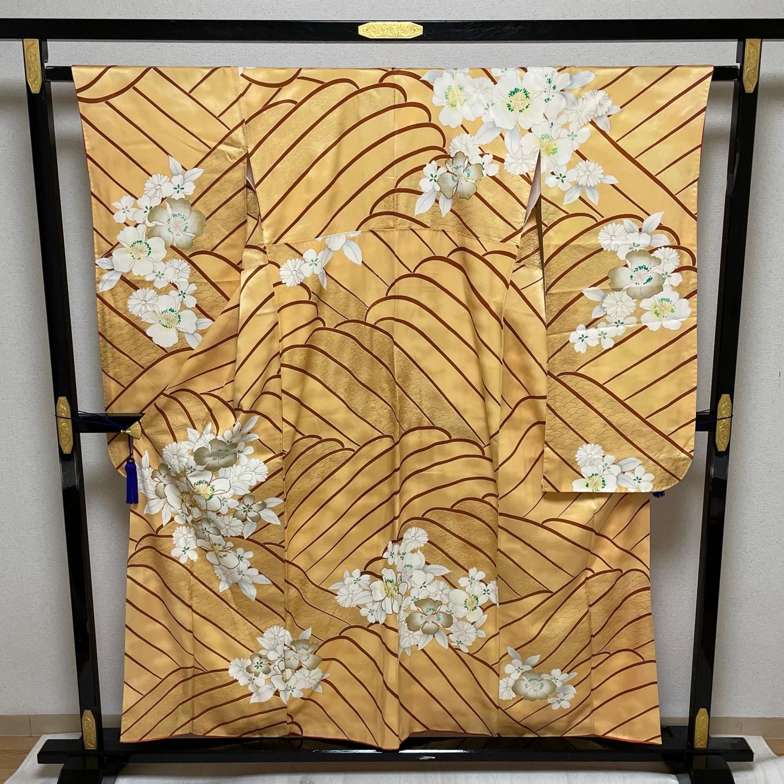 振袖 二尺袖 荒波に花模様 金駒刺繍 着物 正絹 X-3880 - メルカリ