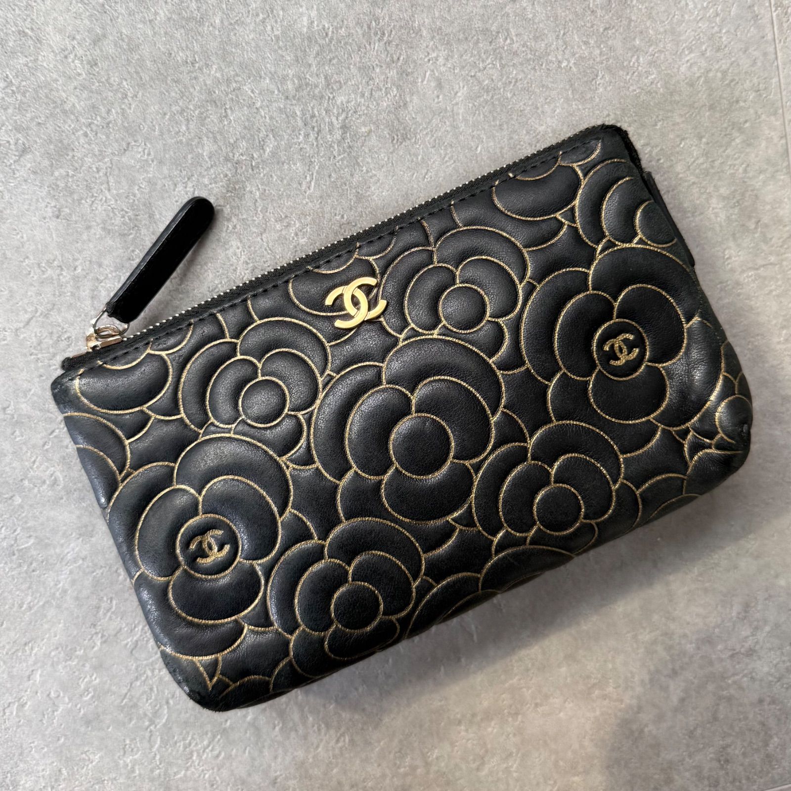CHANEL シャネル カメリア ココマーク レザー ポーチ 化粧ポーチ ブラック ゴールド金具