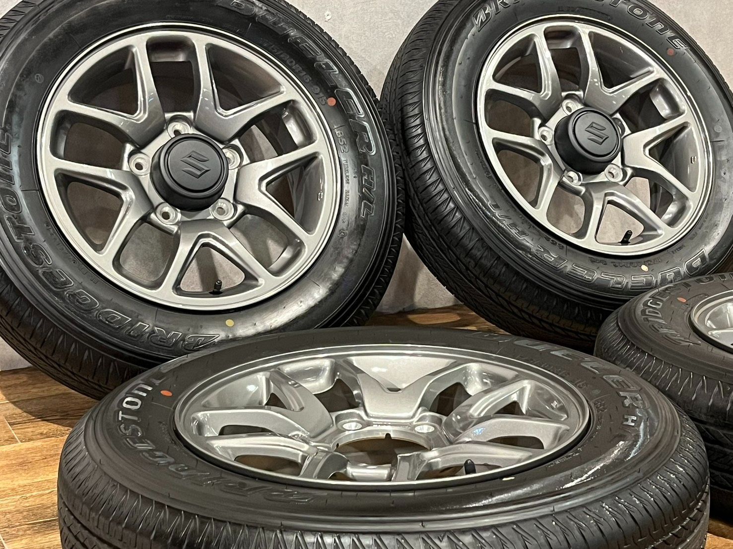 ほぼ新車外し品!】スズキ JB64W ジムニー 純正 16in 5.5J+22 PCD139.7