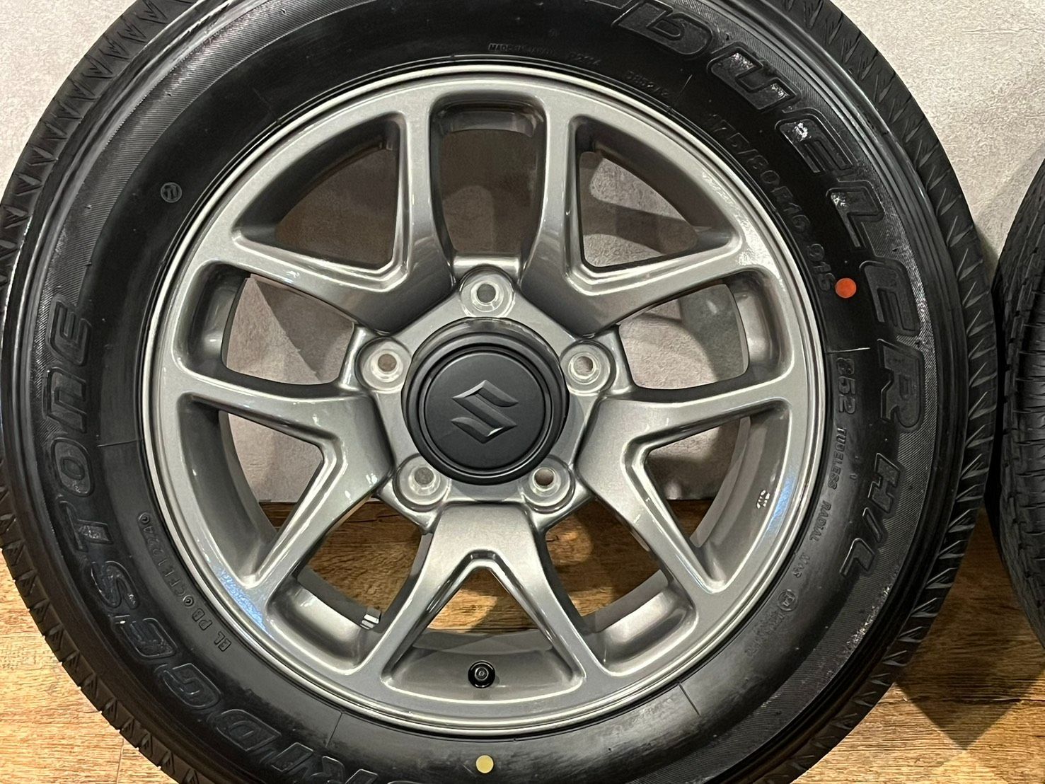 ほぼ新車外し品!】スズキ JB64W ジムニー 純正 16in 5.5J+22 PCD139.7