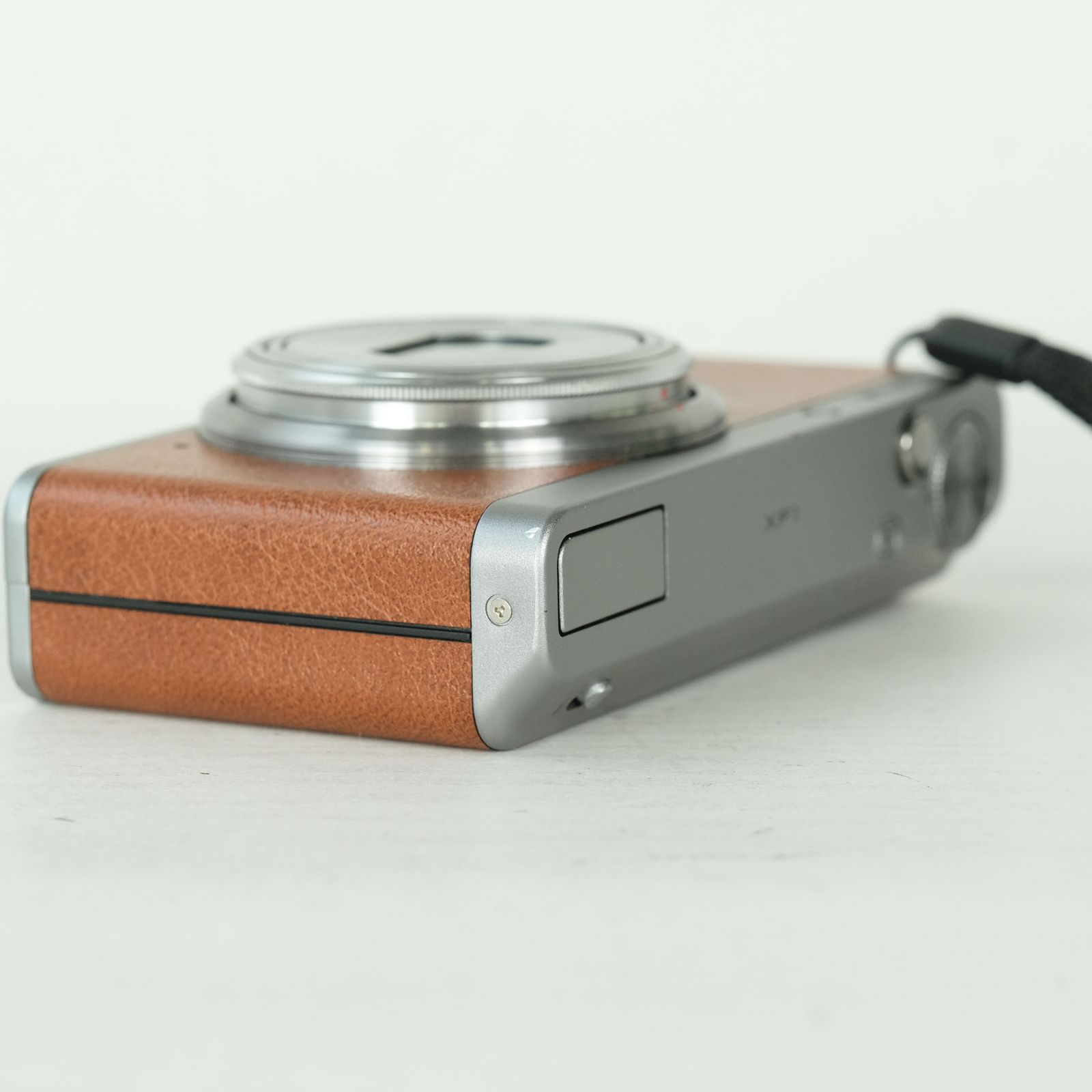 難あり品] FUJIFILM XF1 ブラウン | コンパクトデジタルカメラ - メルカリ