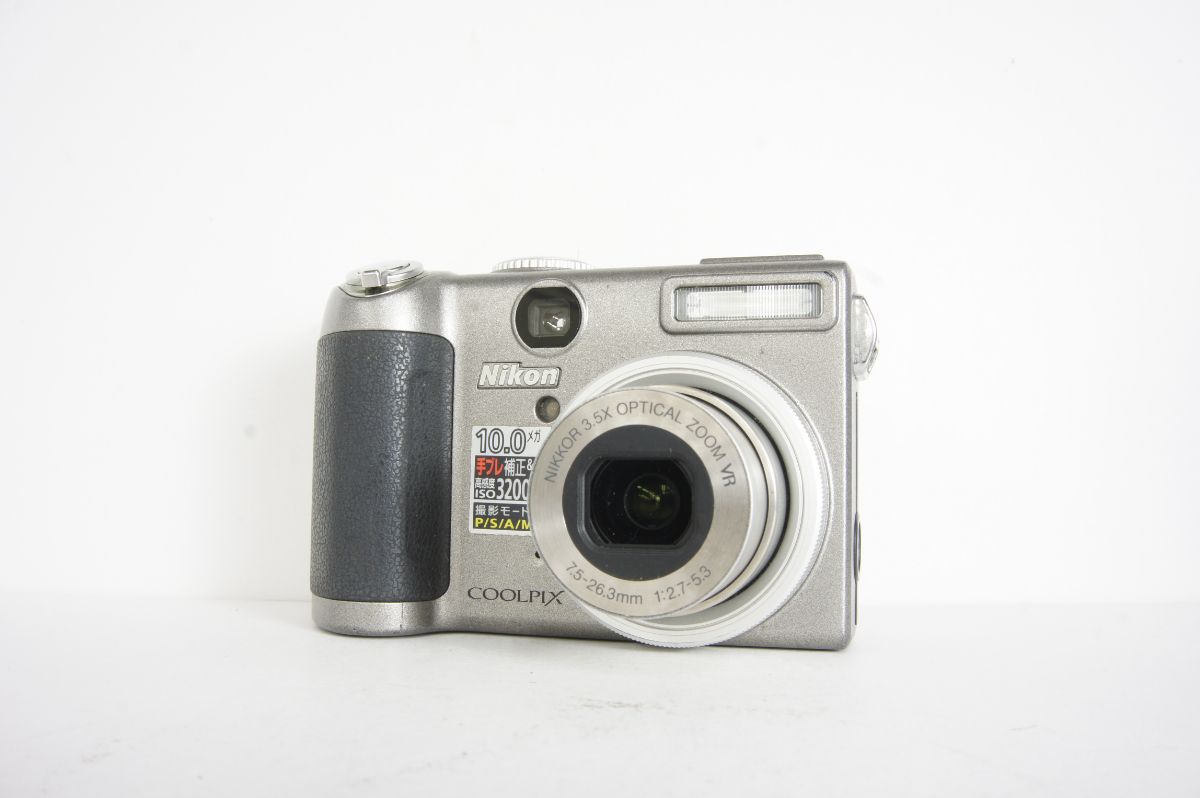 Nikon ニコンCOOLPIX P5000 コンパクトデジタルカメラ KAJI353 - メルカリ