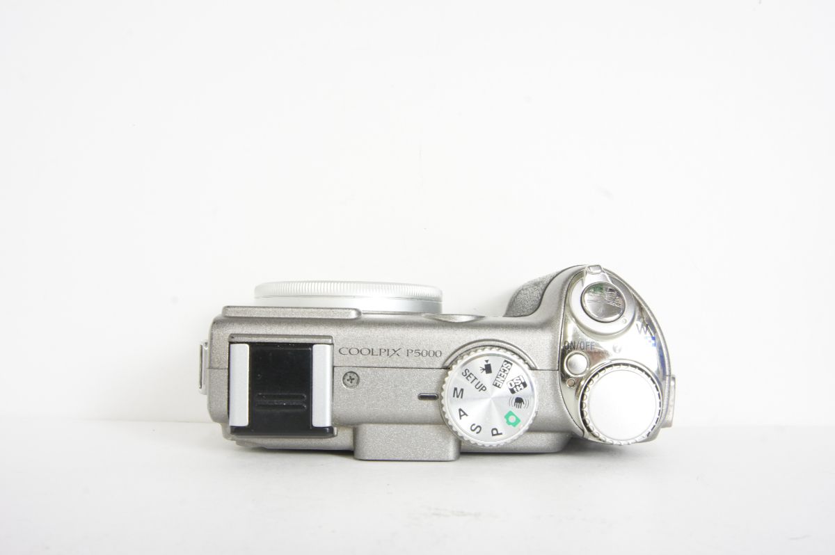 Nikon ニコンCOOLPIX P5000 コンパクトデジタルカメラ KAJI353 - メルカリ