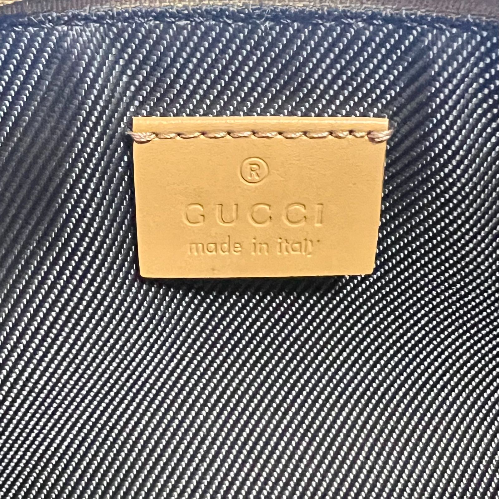 GUCCI グッチ アクセサリーポーチ ショルダーバック 03911032123 