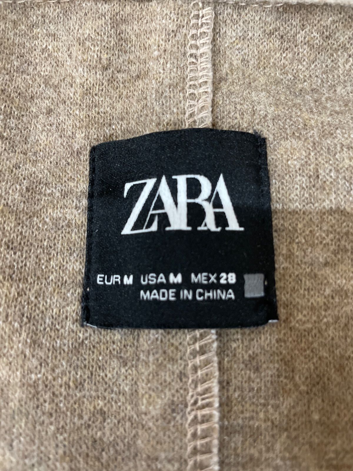 https://assets.mercari-shops-static.com/-/large/plain/2JXSPVETt4NamNBox3reAh.jpg@jpg