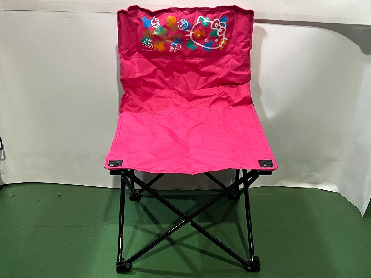 ハローキティ HELLO KITTY 折りたたみチェア アウトドア 椅子 収納袋付