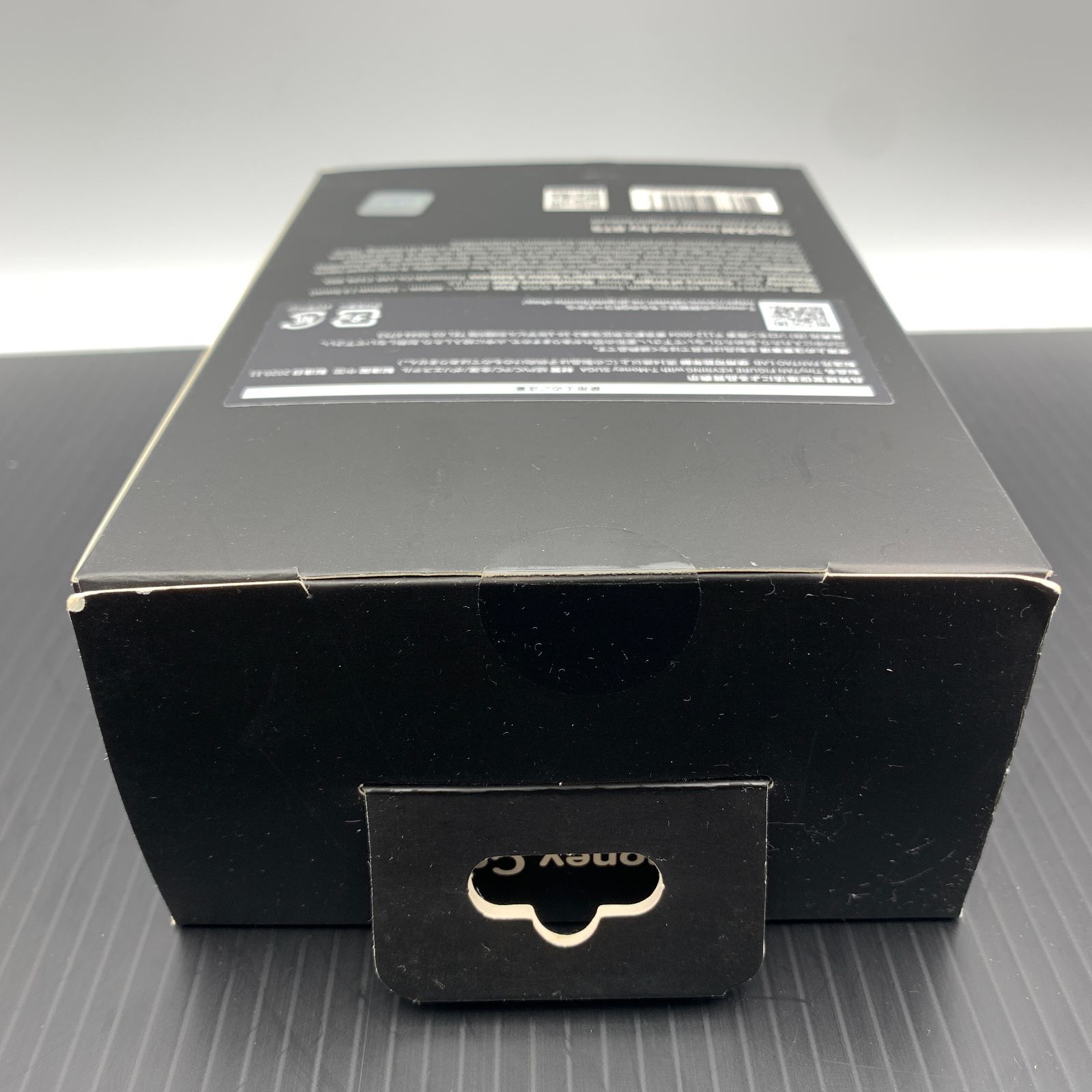 https://assets.mercari-shops-static.com/-/large/plain/2JXSj4KDVnz3pessZdtmeP.jpg@jpg