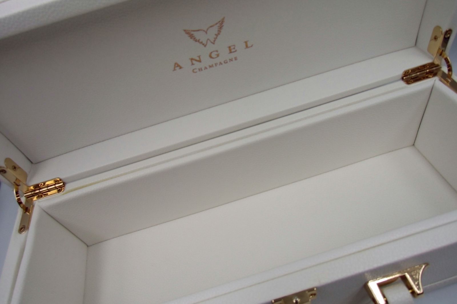 ◇ ANGEL CHAMPAGNE エンジェル シャンパン ケース 空き箱 ホワイト