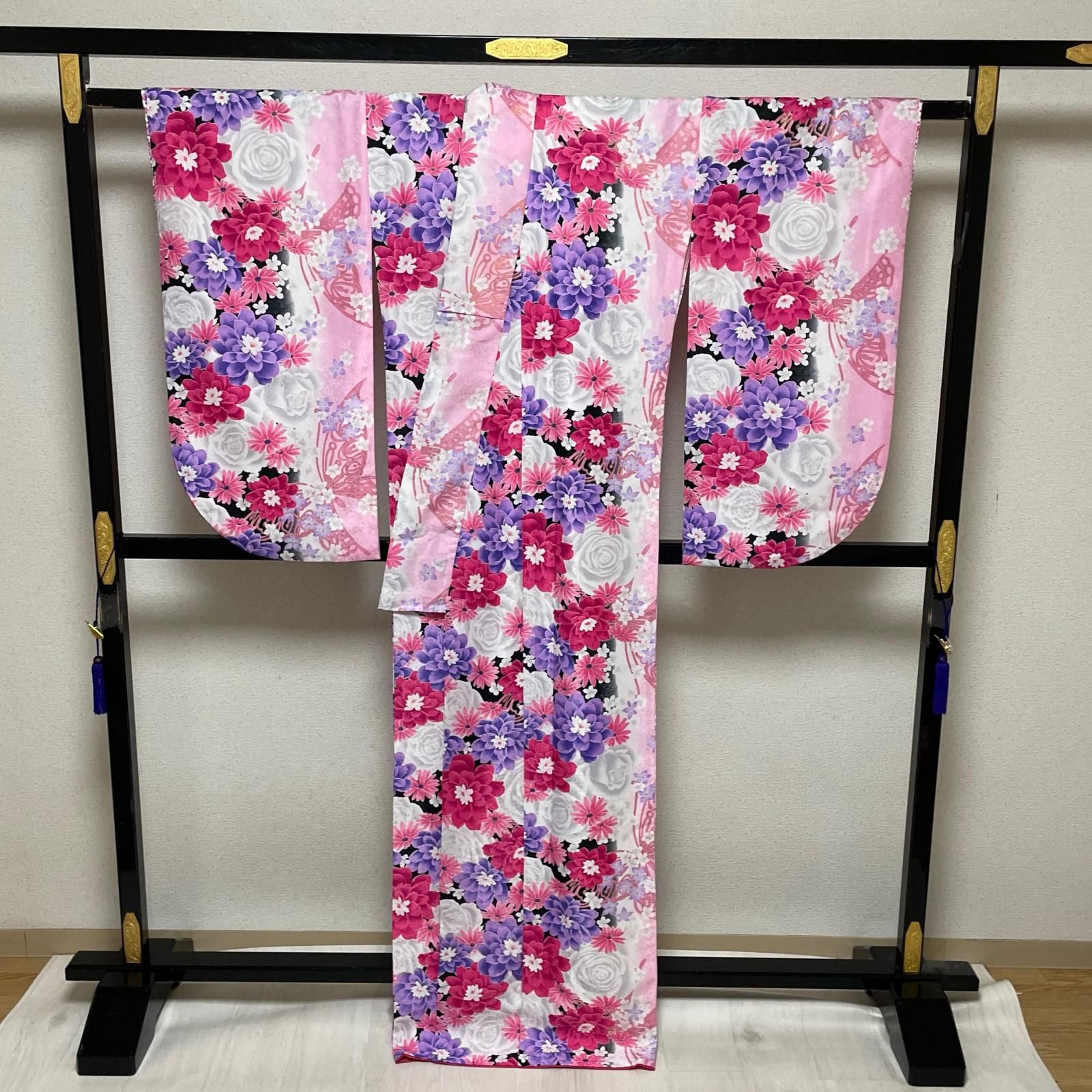 二尺振袖 裄67.5 華やかな花模様に蝶 桜の織出し 着物 化繊 X-4836