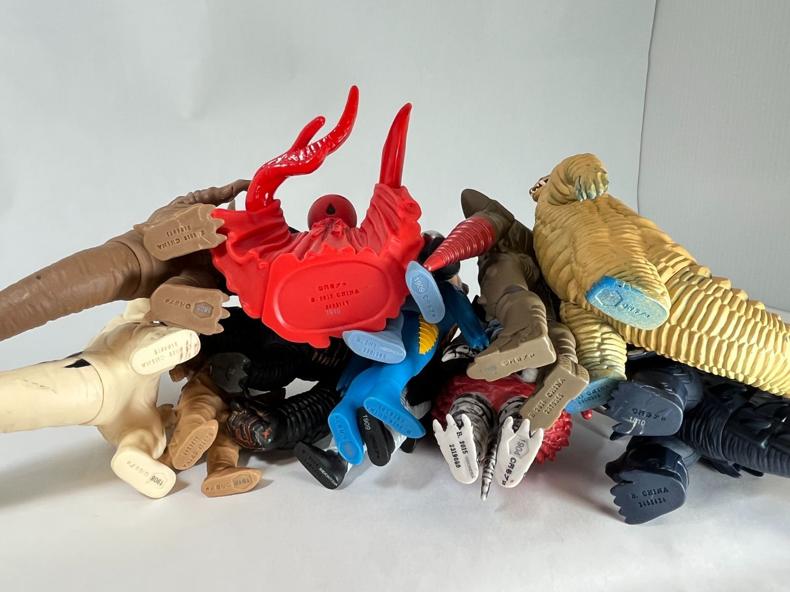 ウルトラマン 怪獣 ソフビ まとめ売り 13体 A0004 - メルカリ