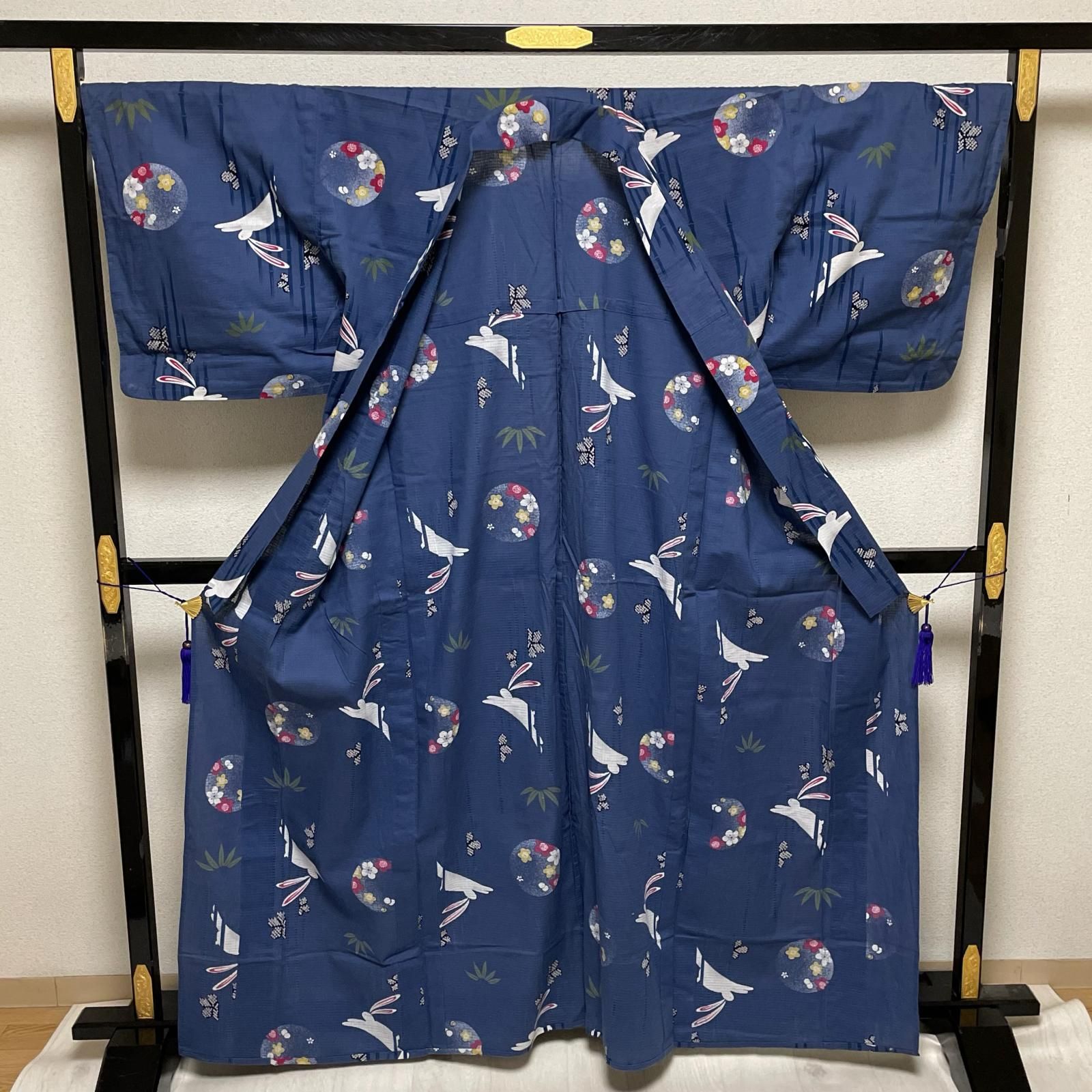 浴衣 綿紅梅 裄69 可愛いうさぎ たたき染めに花模様 着物 綿 X-4284