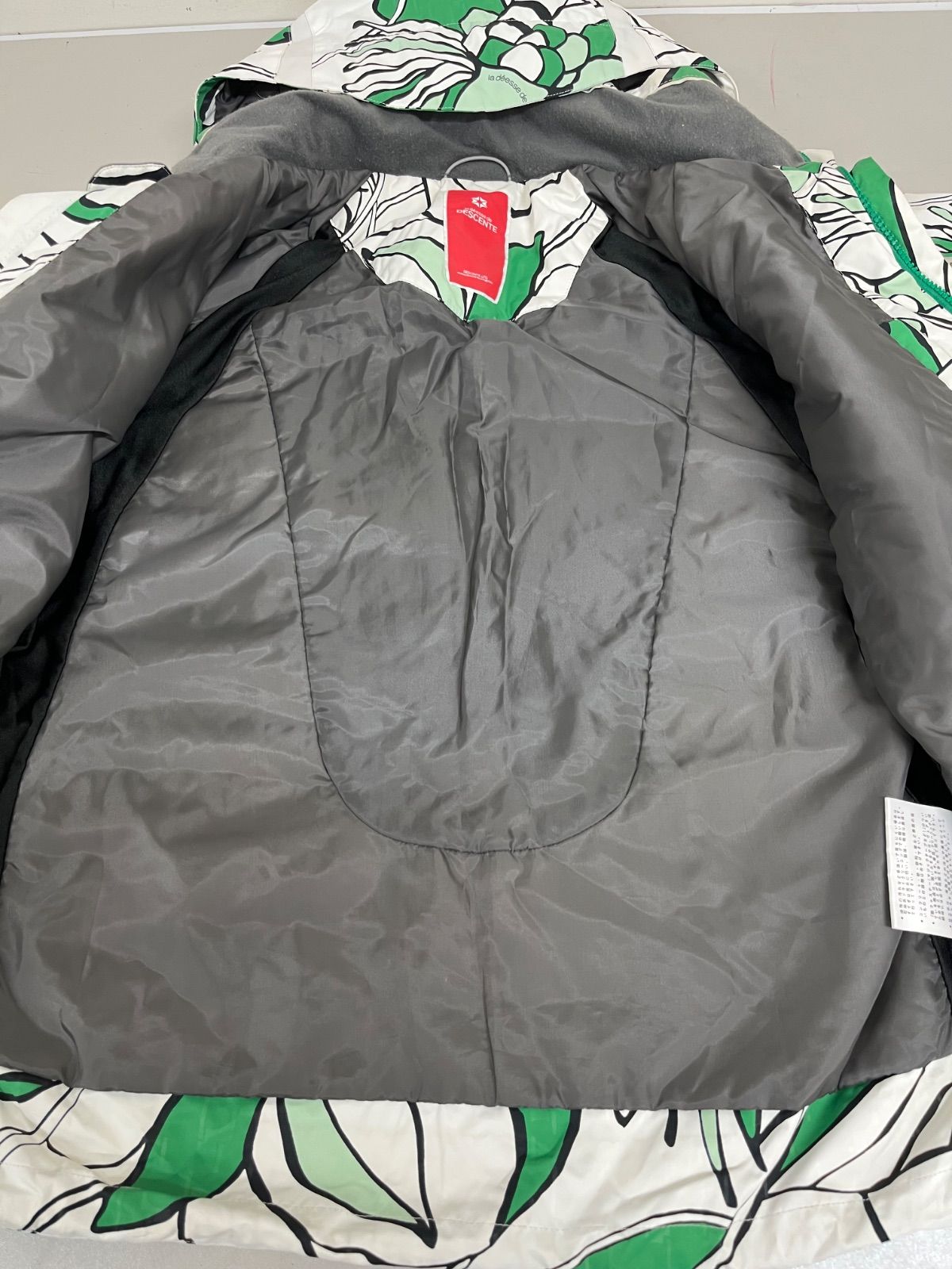 送料無料！！DESCENTE デサント レディーススキーウェア（ブランド違い