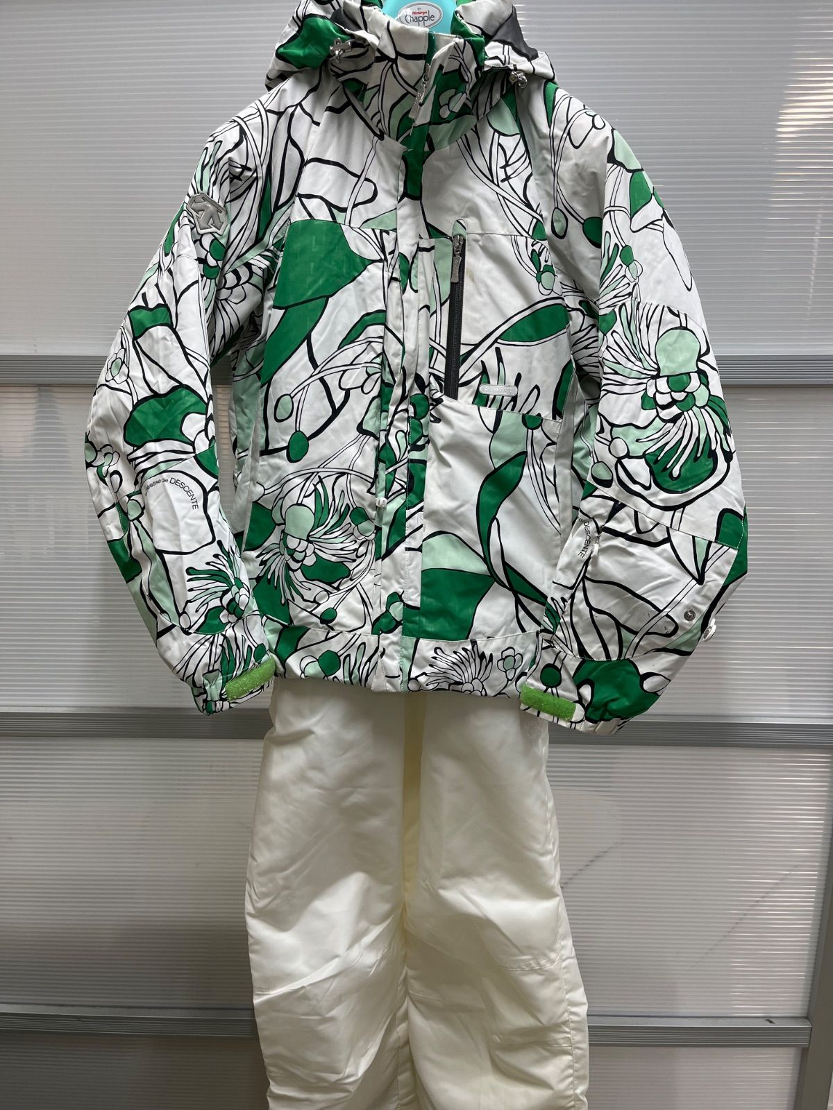 送料無料！！DESCENTE デサント レディーススキーウェア（ブランド違い