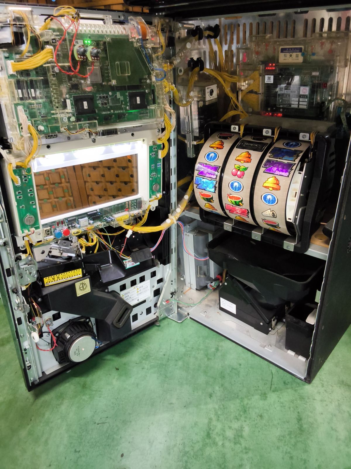 パチスロ 実機 JACKASSTEAM ジャッカスチーム コイン不要機 スロット