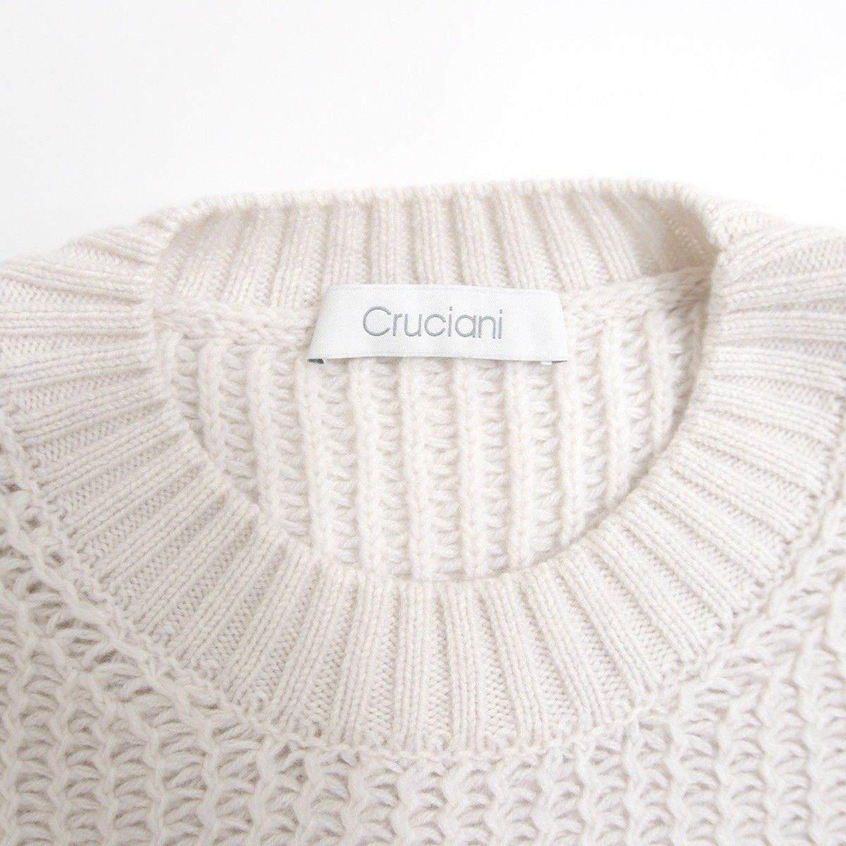 Cruciani ホワイト ニットセーター サイズ52 極美品/サイズ52】Cruciani【カシミヤ ニット】クルチアーニ 26090664