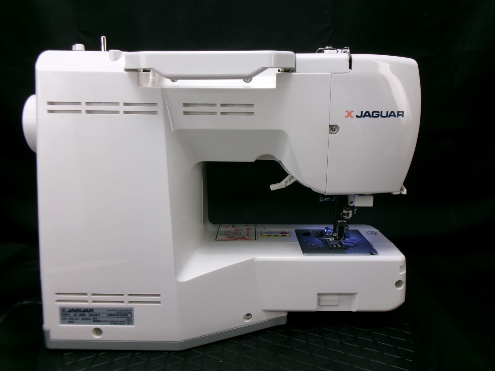 ミシン　JAGAR製　【cd-2205w】 ジャガーコンピュータミシン CD-2205W ☆美品☆ - メルカリ
