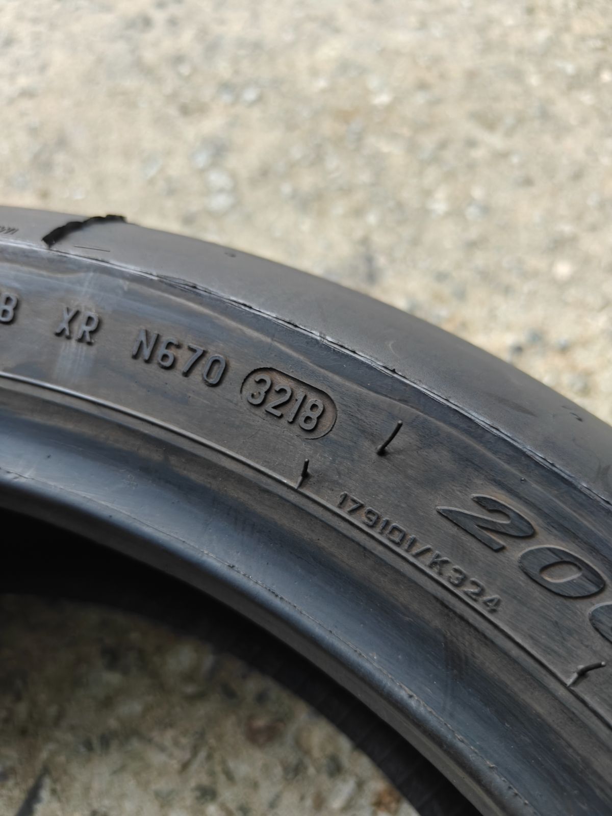 ピレリ スーパーコルサV2 SP 前後セット 120/70ZR17 200/55ZR17 656