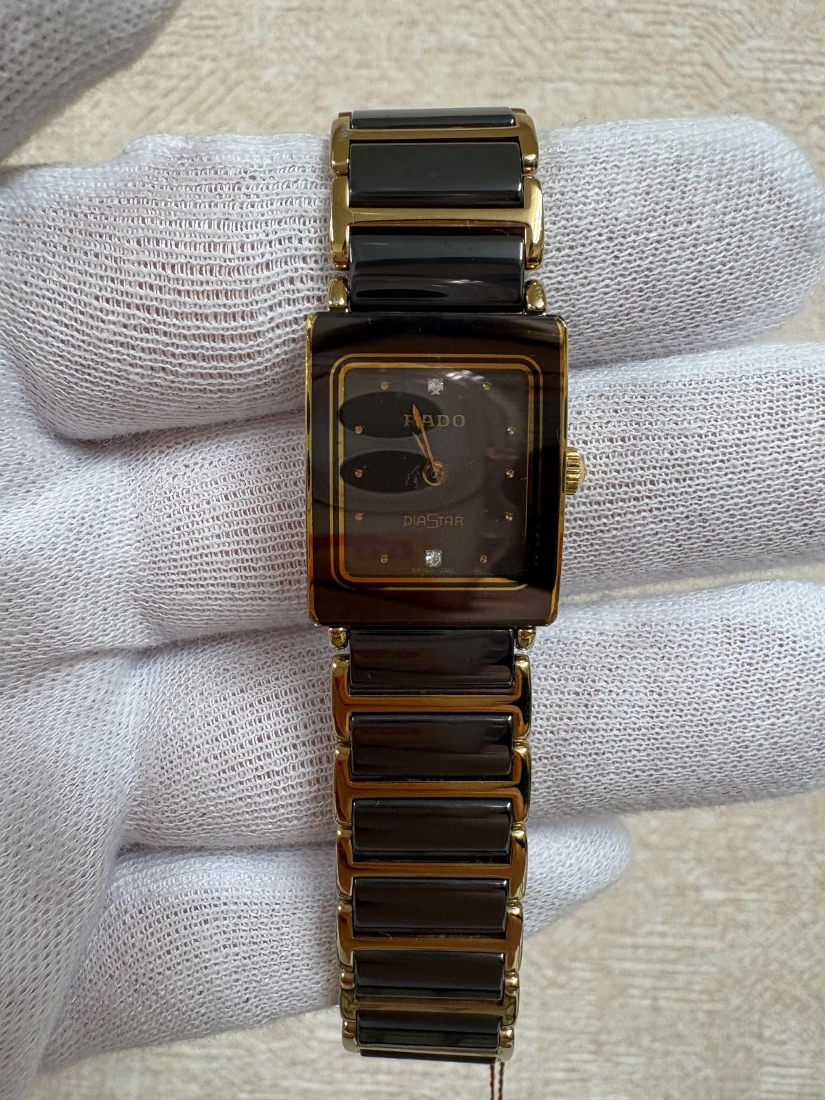 RADO ラドー ダイヤスター スクエア ブラック×ゴールド レディース RADO ラドー DIASTAR ダイヤスター スクエア クォーツ レディース