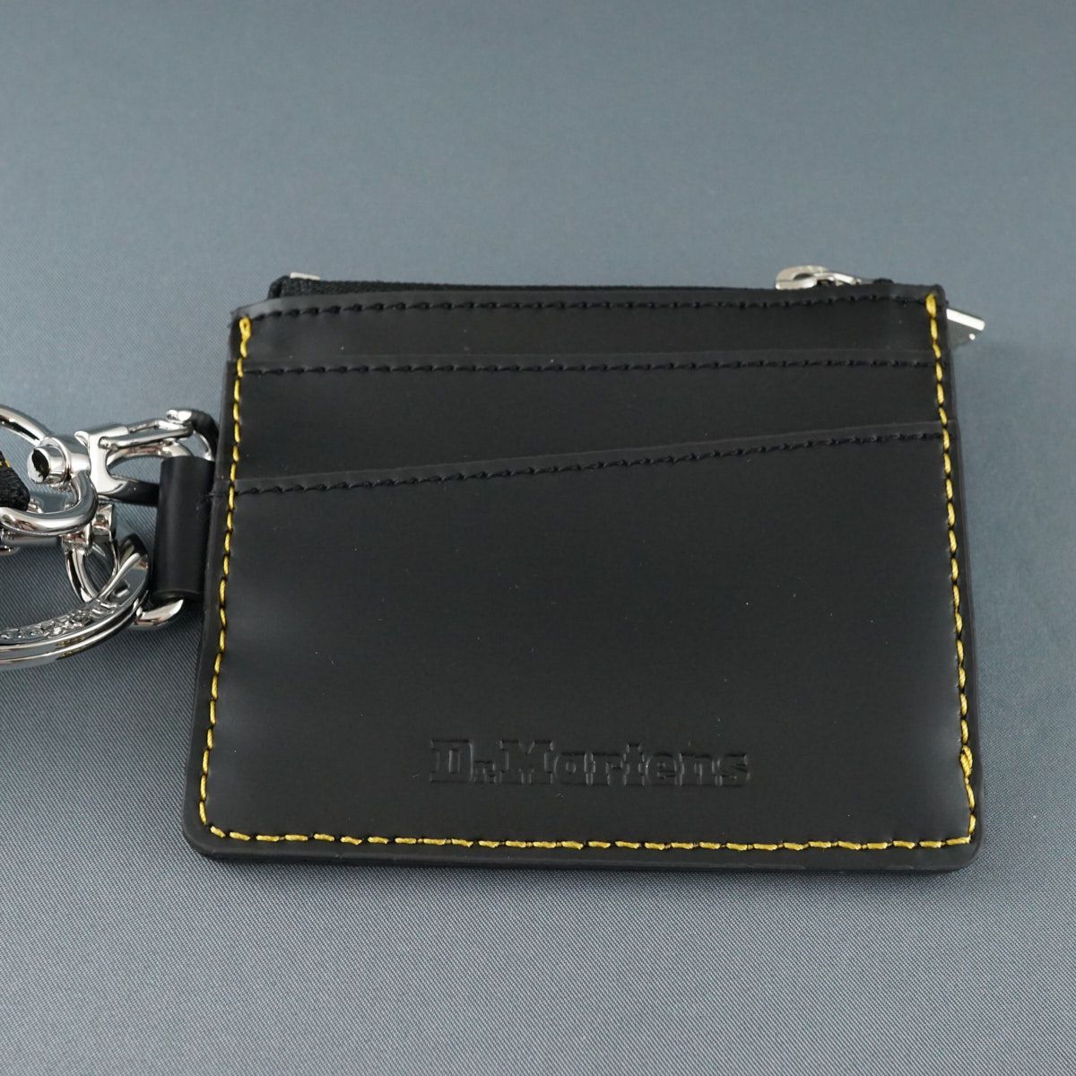新品】Dr・Martens ドクターマーチン カードホルダー ストラップ付き