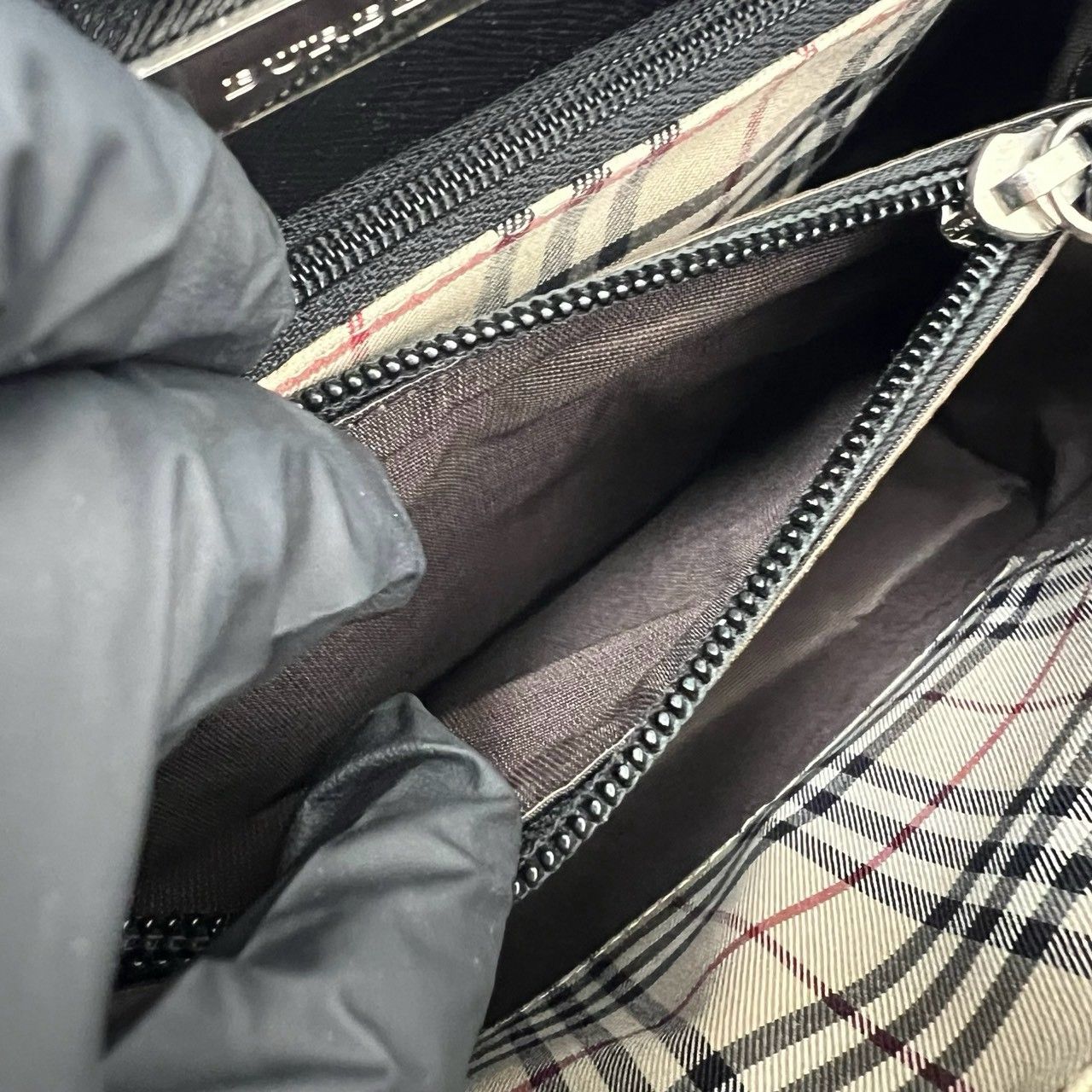 極 美品 BURBERRY バーバリー ロゴ 金具 ノバチェック 柄 レザー 本革