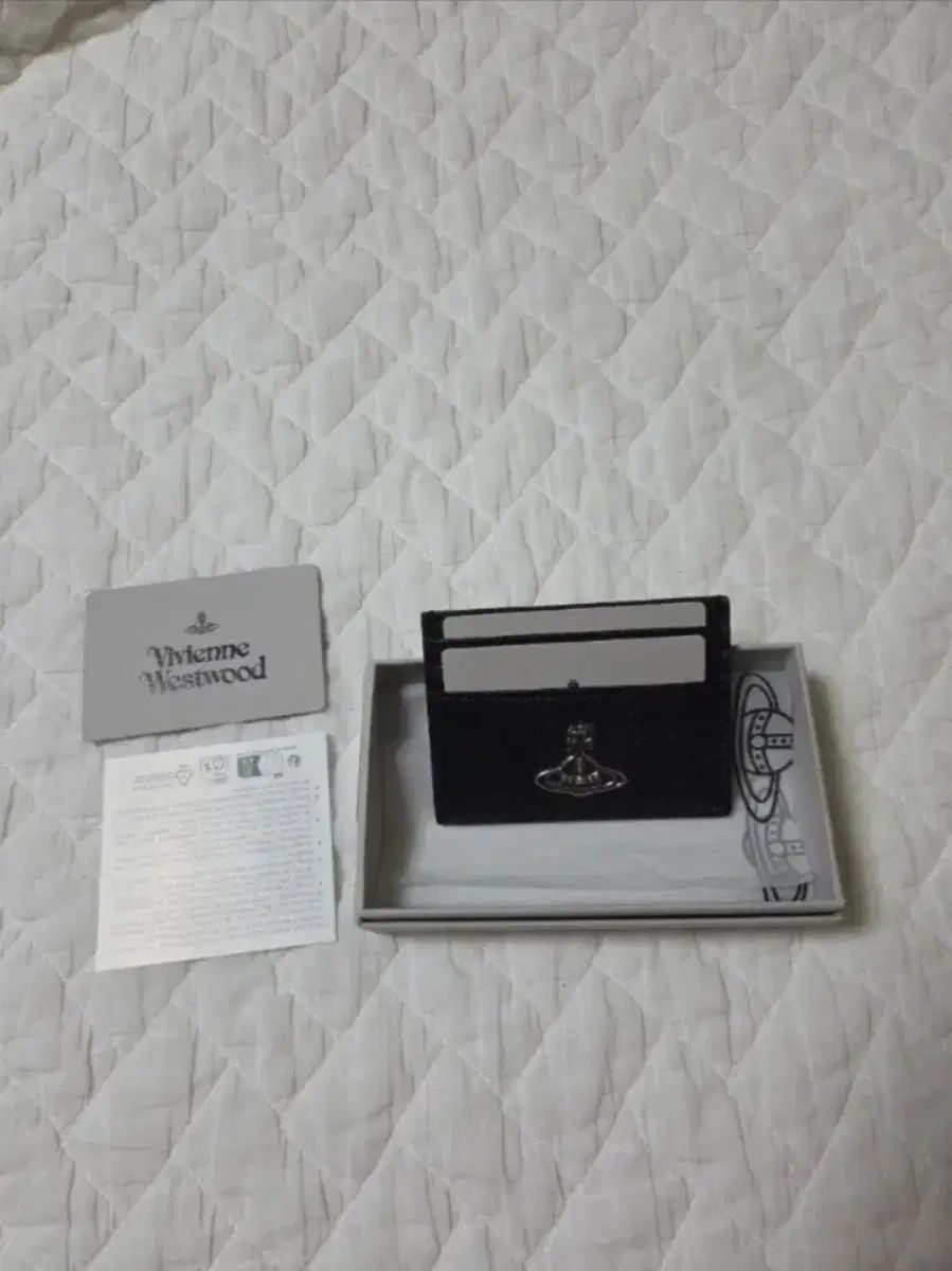 Vivienne Westwood ヴィヴィアン・ウエストウッド ブラック カードウォレット レディース財布 です