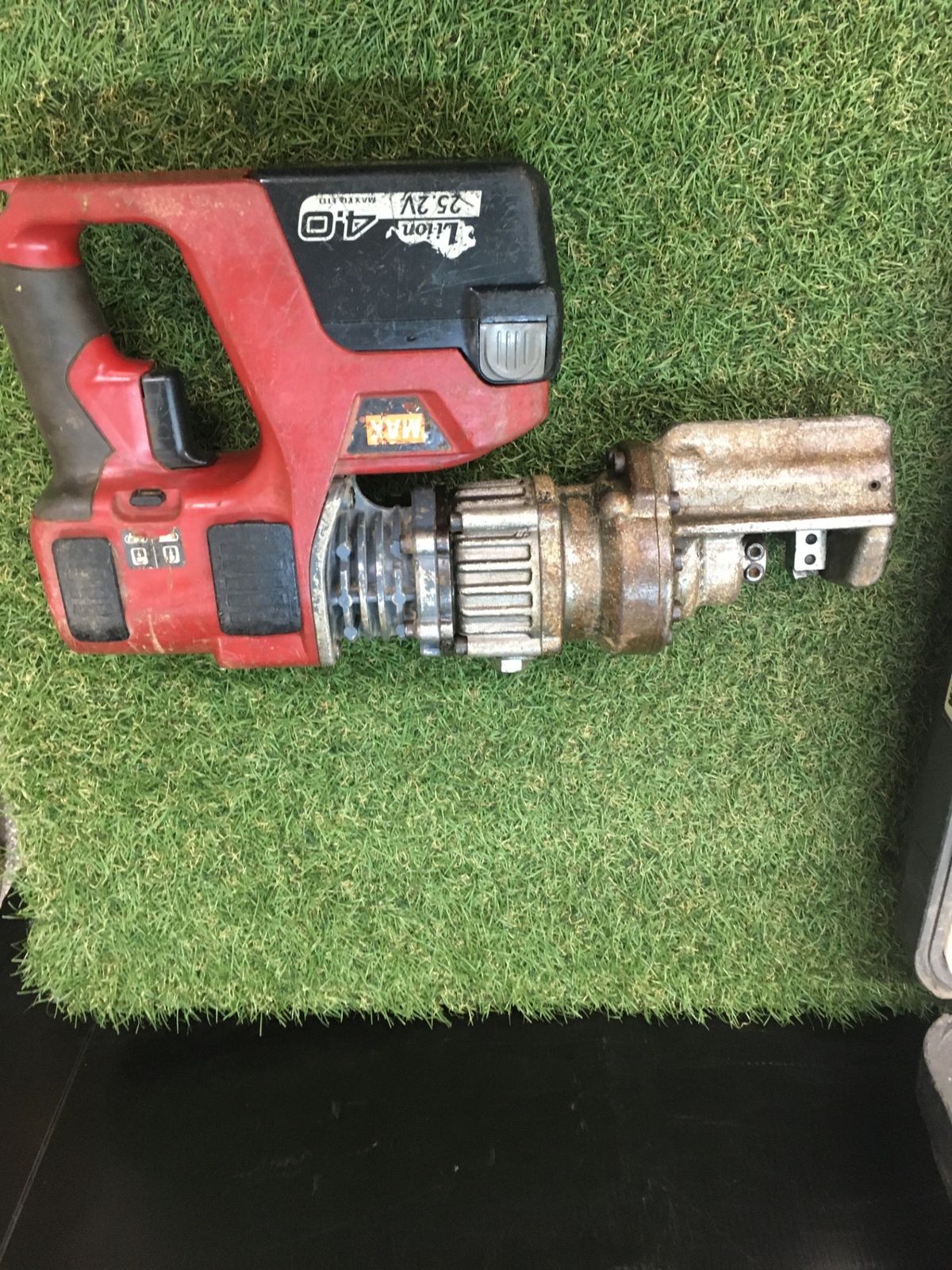 【中古品】【0906】★　MAX(マックス) 25.2V充電式鉄筋カッタ PJ-RC161-BC/40A PJRC161BC40A　IT3R9UH1ADB4