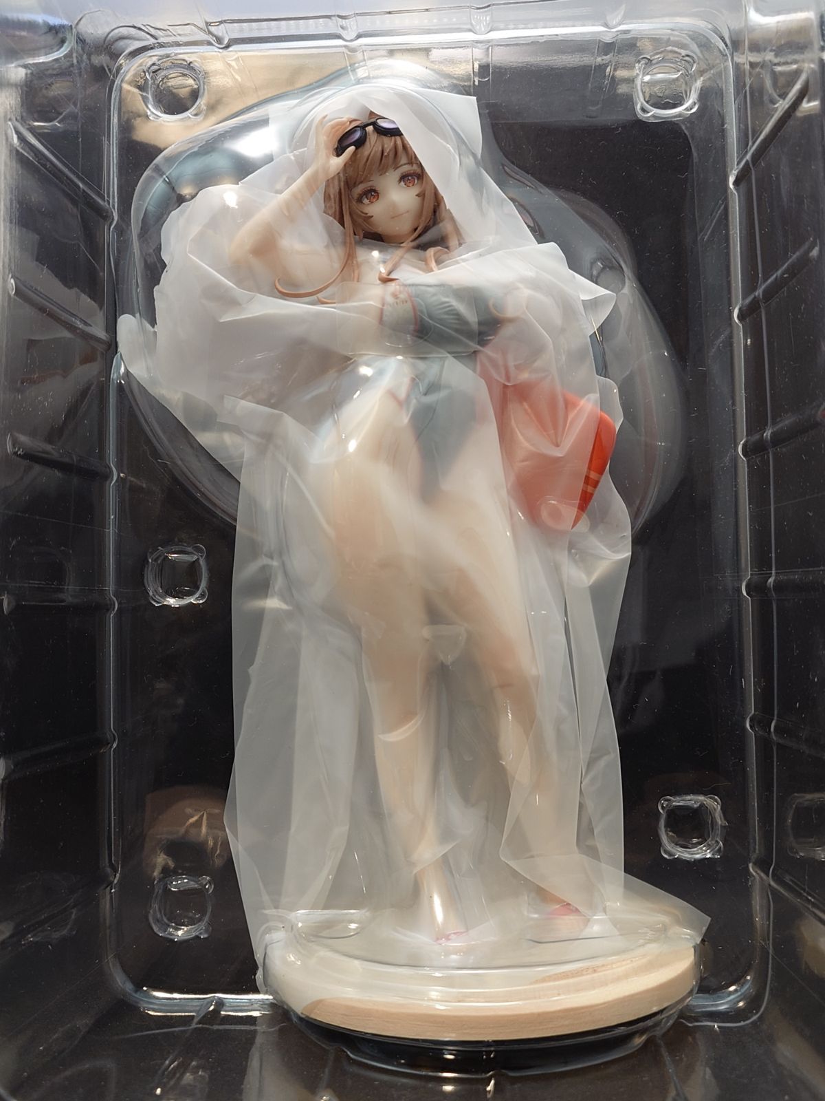 勝利の女神：NIKKE ラピ：クラシックバカンス 1/7スケール着彩済み