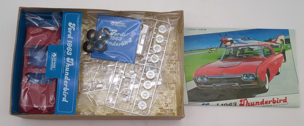 グンゼ産業 1/32スケール フォード 1963 サンダーバード ハードトップ