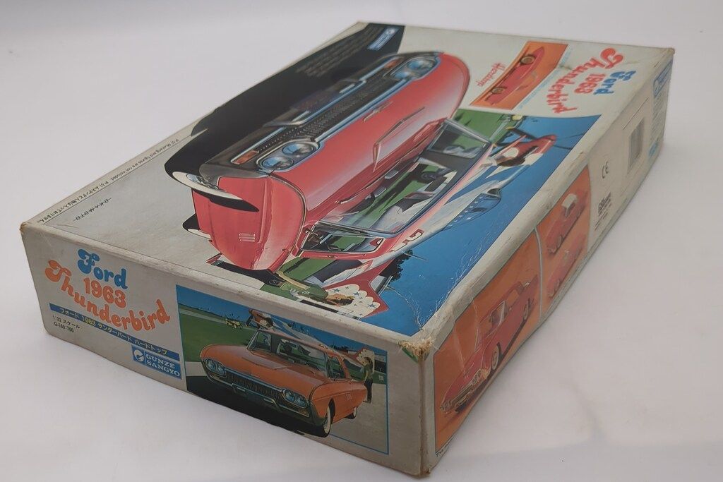 グンゼ産業 1/32スケール フォード 1963 サンダーバード ハードトップ