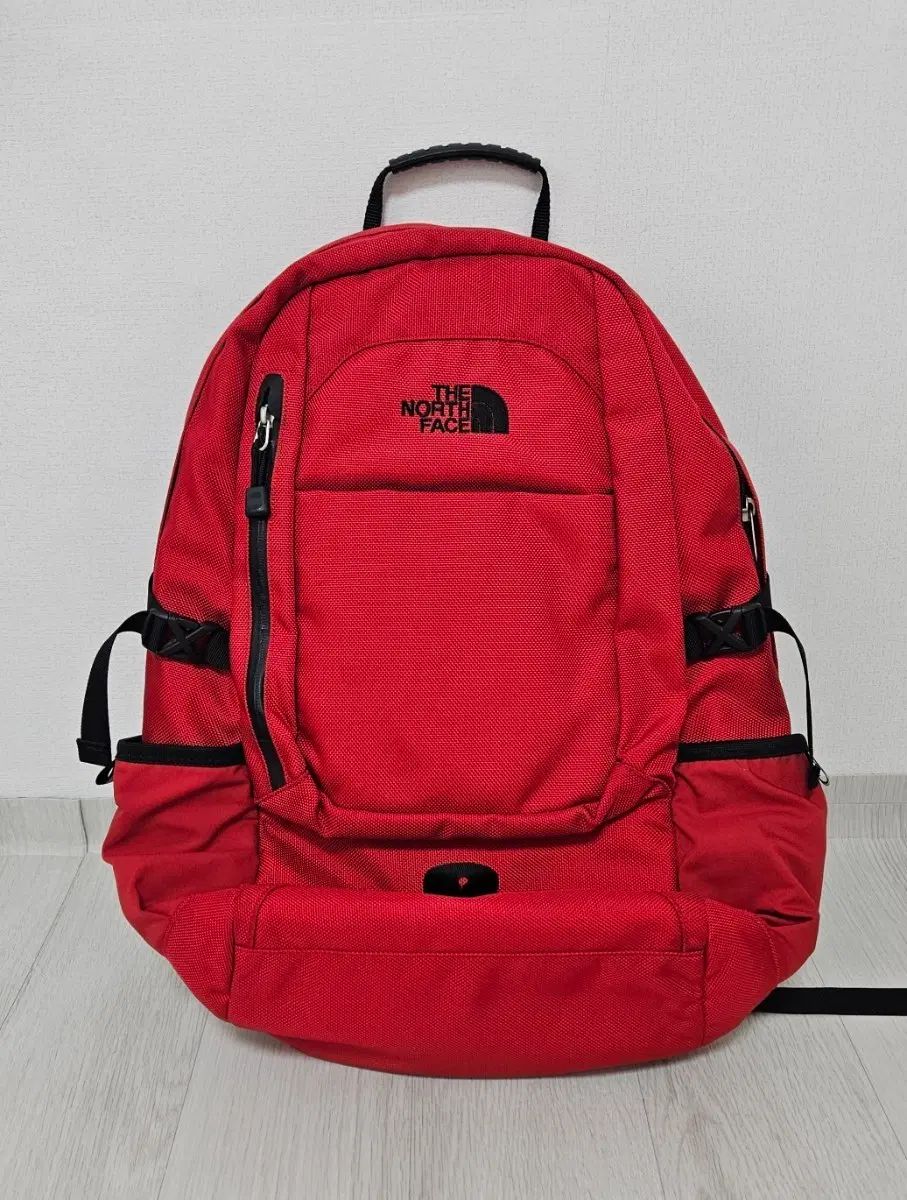 THE NORTH FACE ザノースフェイス 赤リュック/バッグ 新品 11,833円