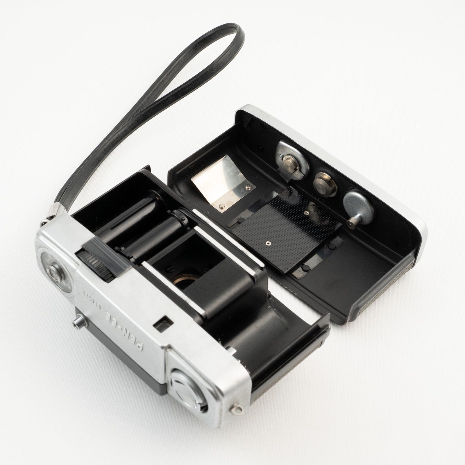 整備・清掃済】OLYMPUS PEN EE 赤ベロOK！すぐ使えるハーフカメラ