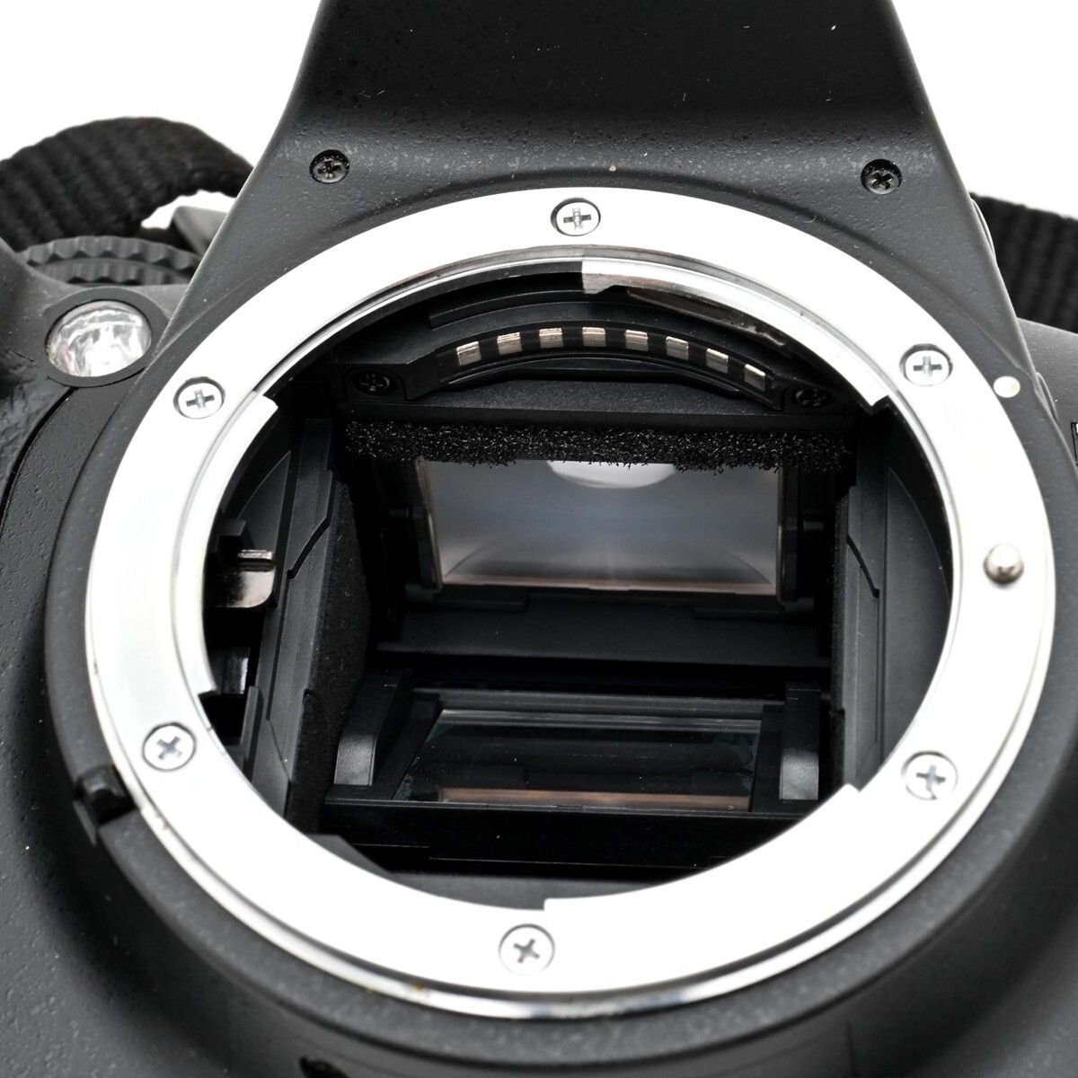 1624＜良品＞ Nikon デジタル一眼レフカメラ D3000 ボディ D3000