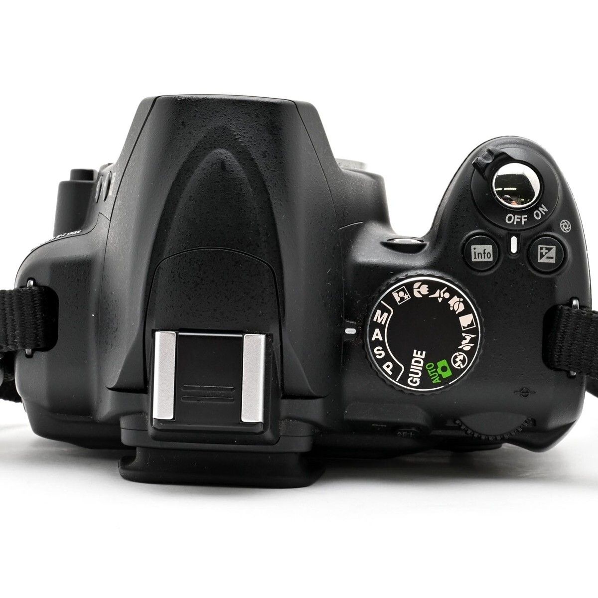 Nikon D3000 デジタル一眼レフカメラ 本体 付属品あり 1624＜良品＞ Nikon デジタル一眼レフカメラ D3000 ボディ D3000