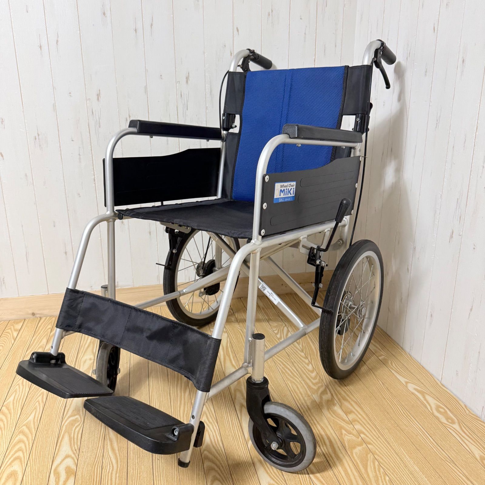 美品/ノーパンクタイヤ】MiKi ミキ 介助式車椅子 BAL-2 アルミ製