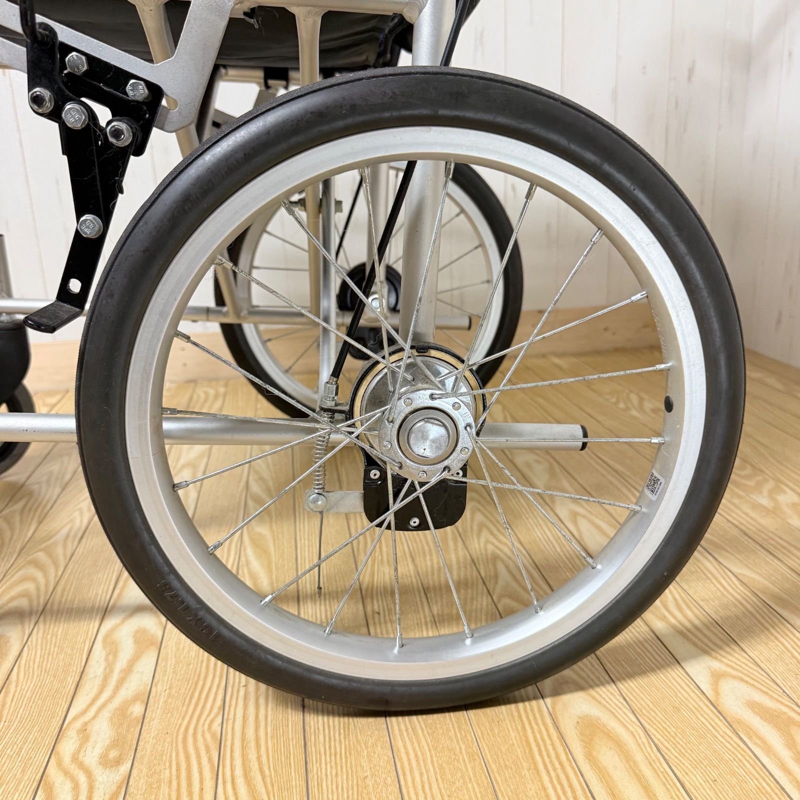 美品/ノーパンクタイヤ】MiKi ミキ 介助式車椅子 BAL-2 アルミ製