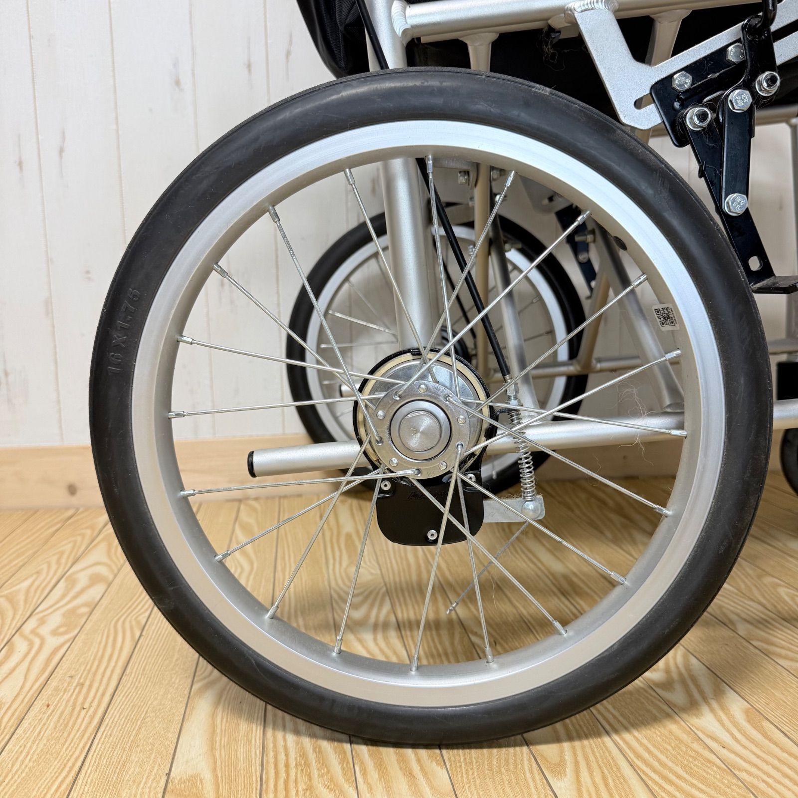 Miki　介助用　軽量　ノーパンクタイヤ　車椅子　BAL-2 美品/ノーパンクタイヤ】MiKi ミキ 介助式車椅子 BAL-2 アルミ製