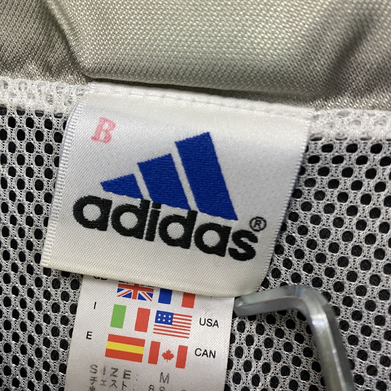 https://assets.mercari-shops-static.com/-/large/plain/2JXV2T3J7N4c66CsxW5JpV.jpg@jpg