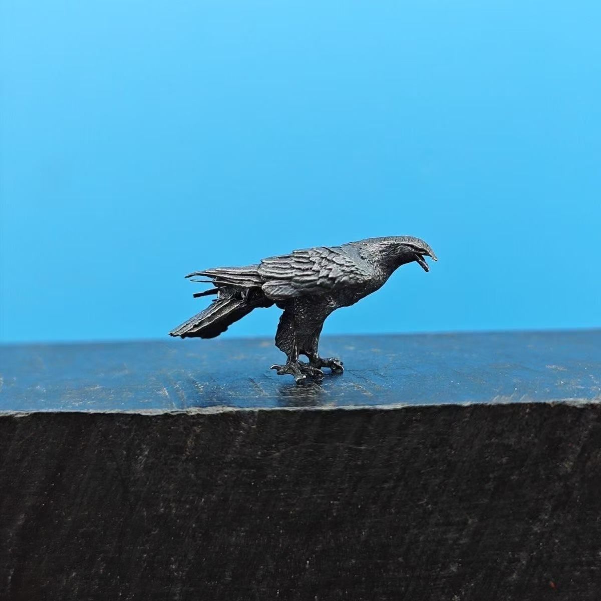 アンティーク調 豪華な装飾額 インテリア 置物 ミニチュア ワシ 置物 真鍮製 ミニチュア イーグル 鷲 オブジェ アンティーク調