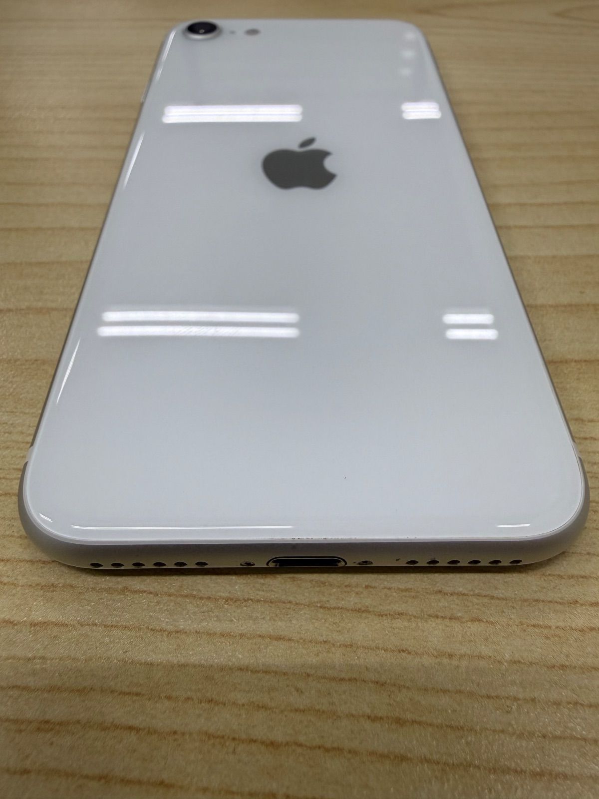 Apple iPhone SE 第2世代 64GB ホワイト SIMフリー 中古 - メルカリ