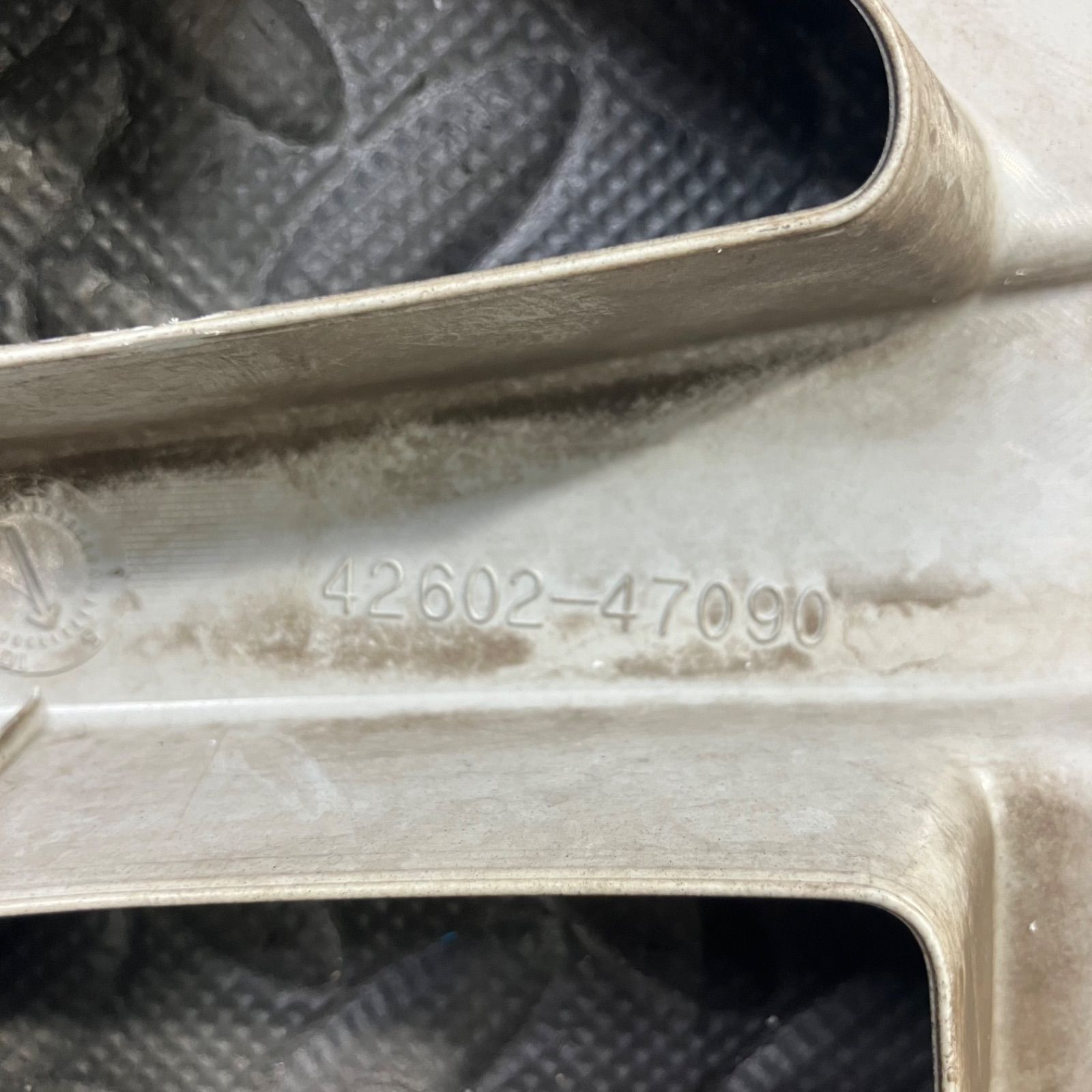 トヨタ プリウスα 40系 ハイグロス ホイールキャップ 1枚 純正 中古